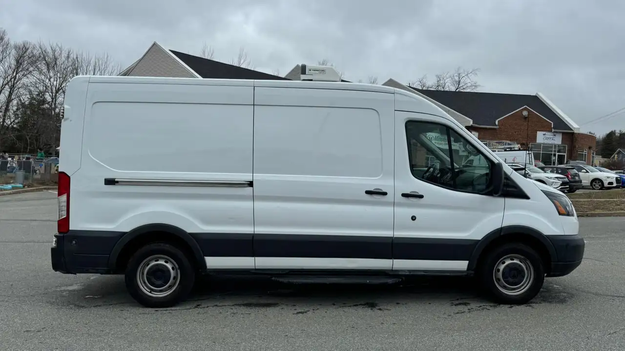 Ford Transit Cargo Van снимка Ford Transit Cargo Van