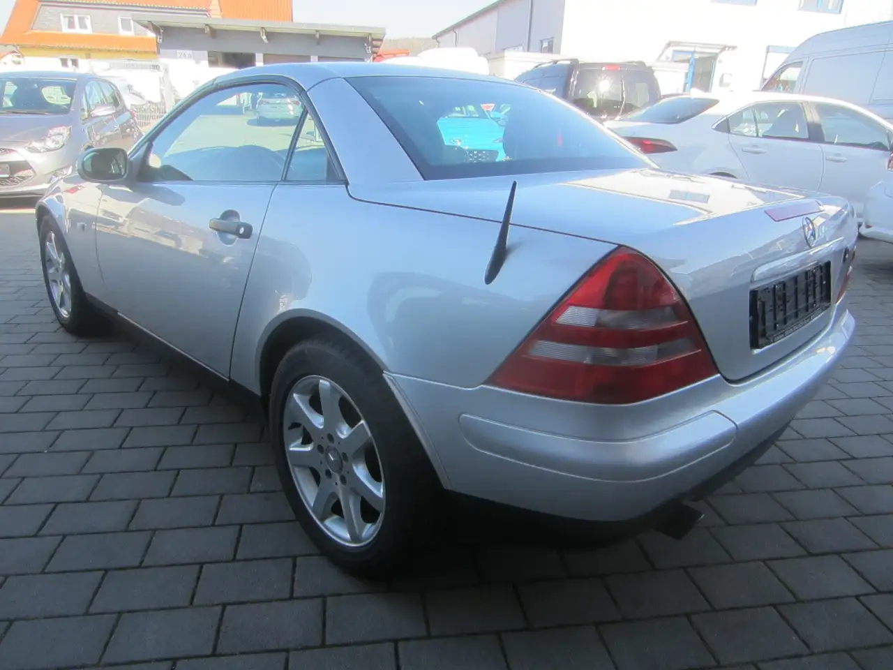 Mercedes-Benz SLK 230