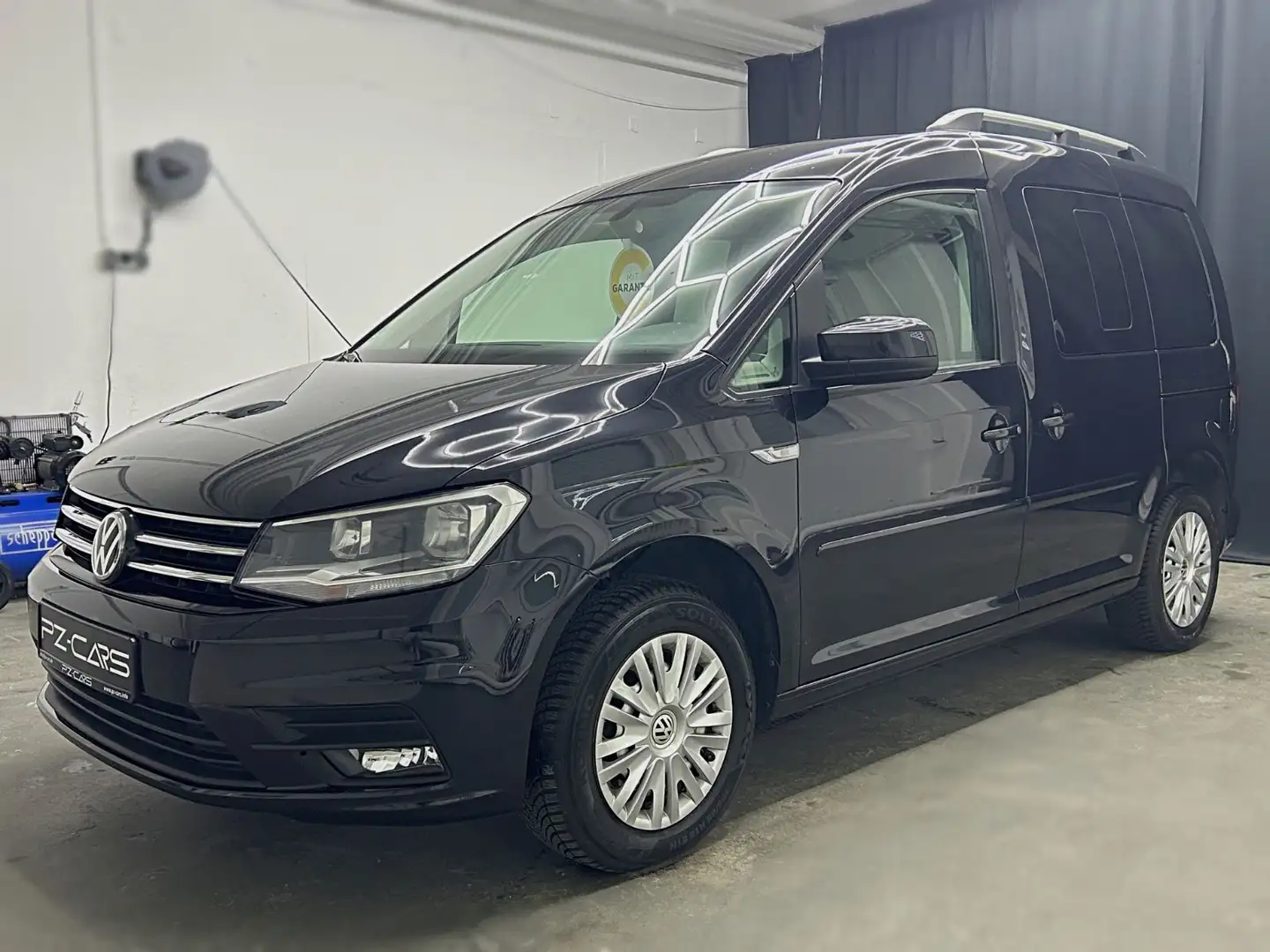 Volkswagen Caddy Life 2.0 TDI|AHK|Einpark|Touch|Temp|Sitzhz Schwarz - 1