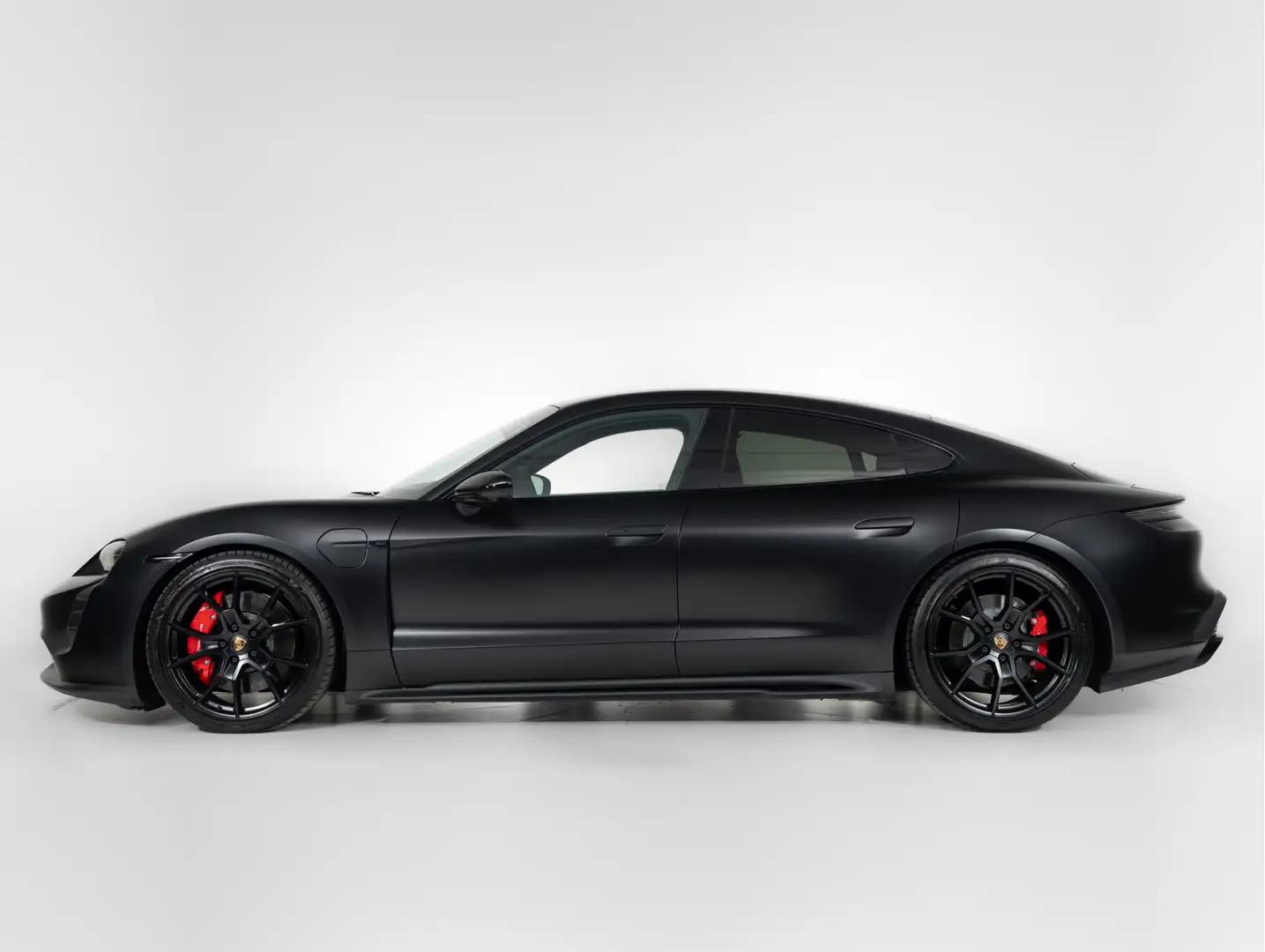 Porsche Taycan GTS Noir - 2