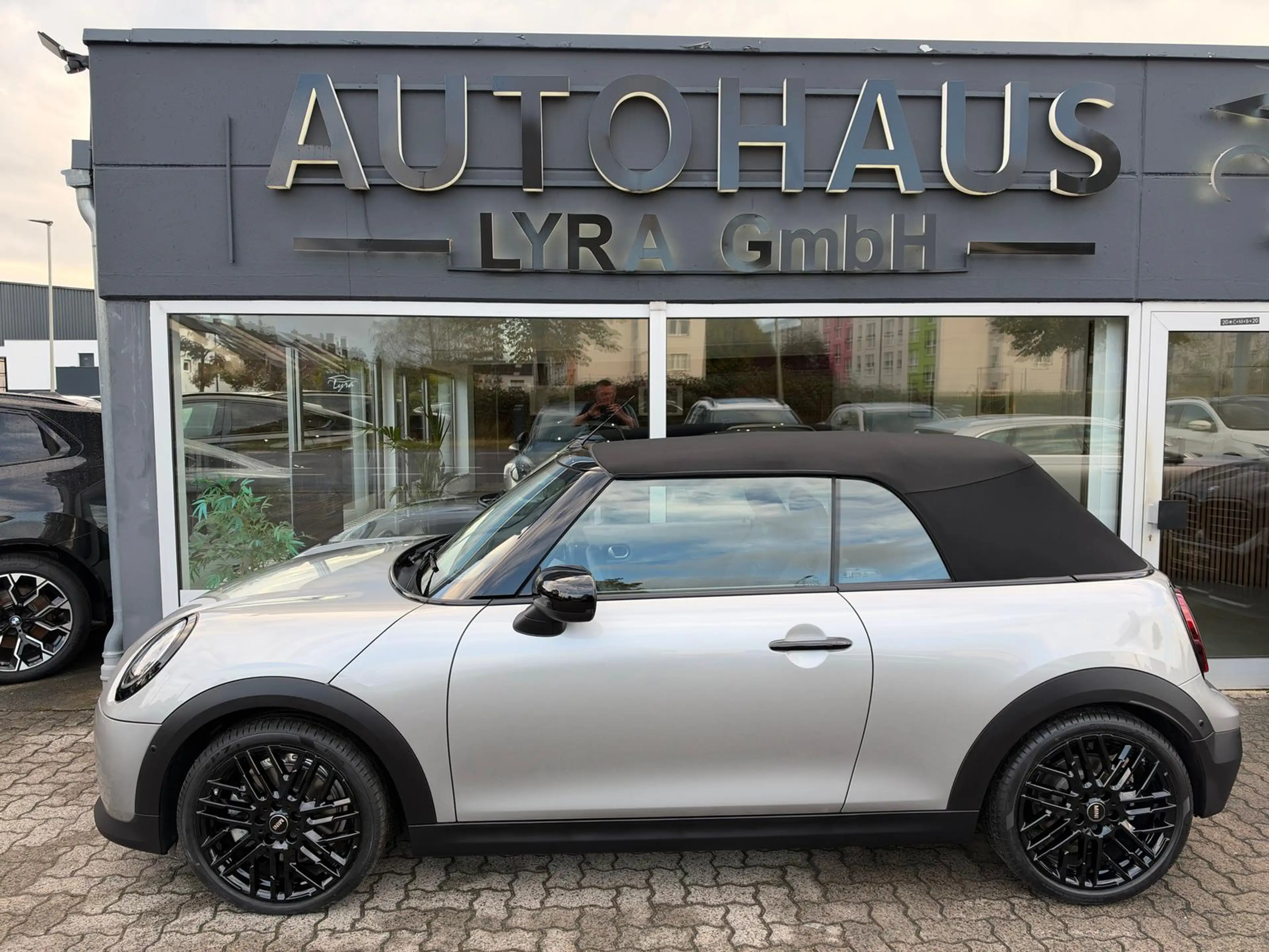 MINI Cooper S Cabrio *LED*NAVI*H&K*KAMERA*HUD*KEYLESS* — photo 4