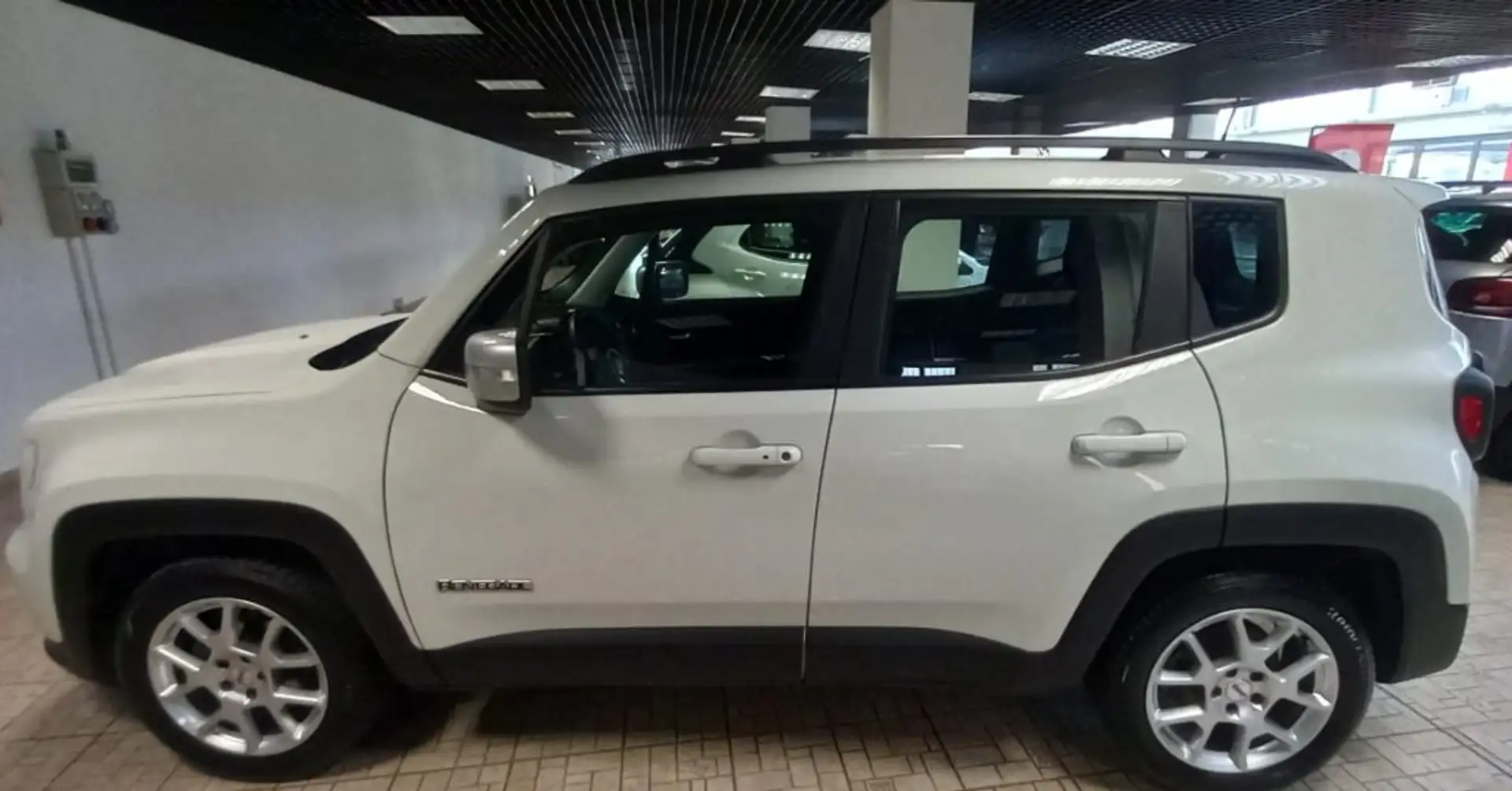 Jeep Renegade 1.6 Mjt 130 CV Limited Blanc - 2