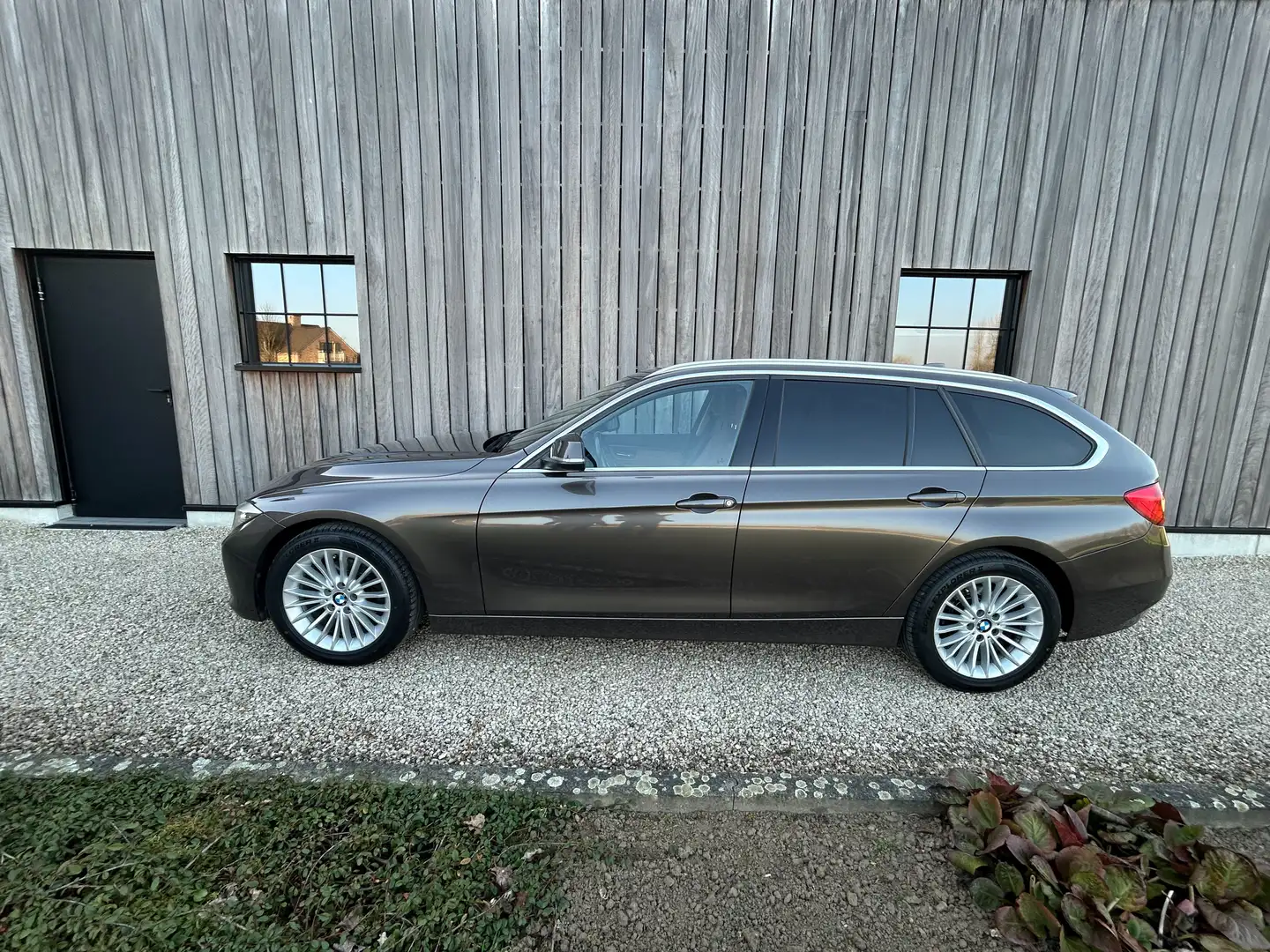 BMW 318 318d Touring Luxury Line Brun - 1