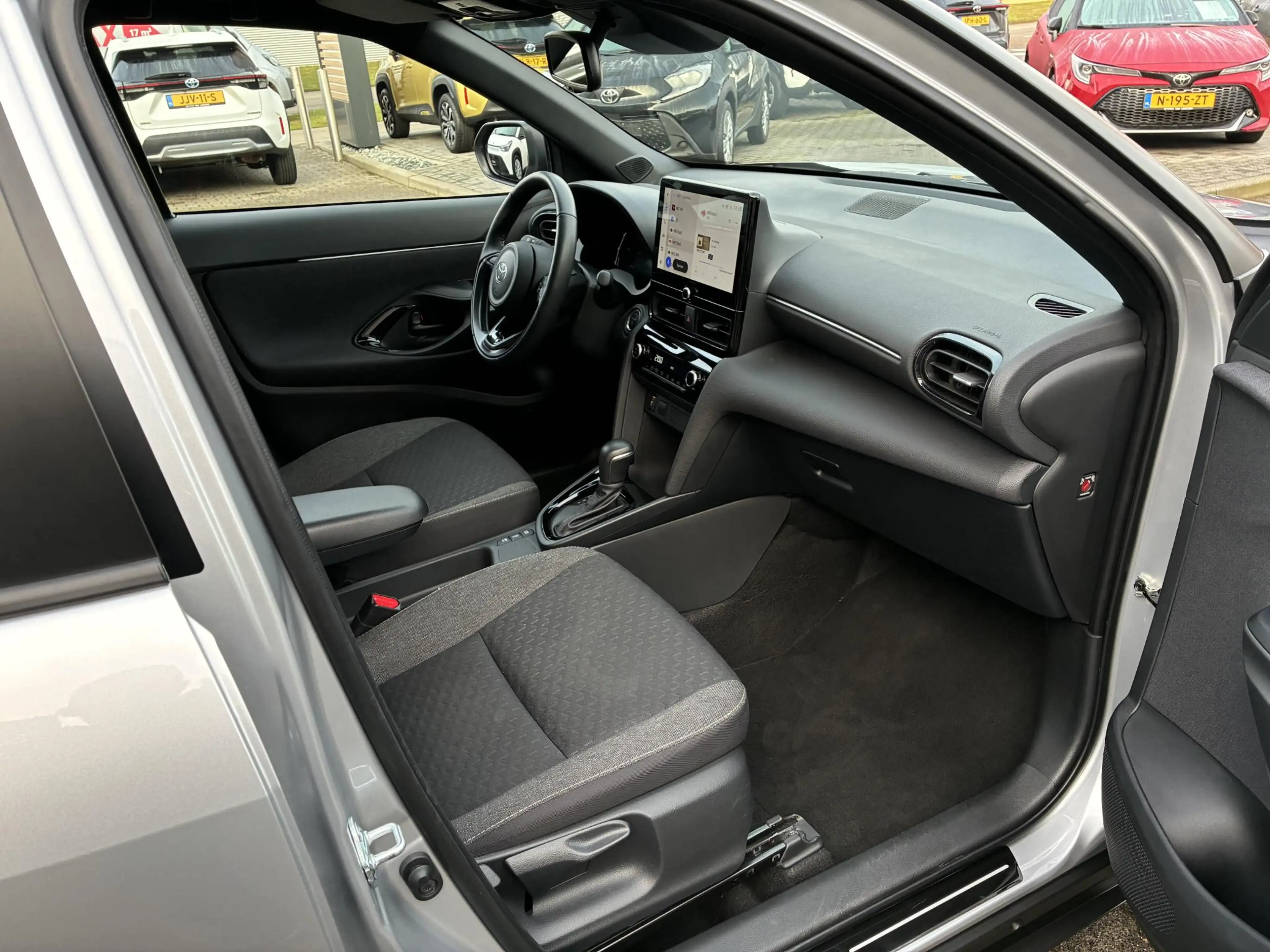 Toyota Yaris Cross HYBRID 115 DYNAMIC STOEL/STUURVERW APPLE/ANDROID K — photo 11