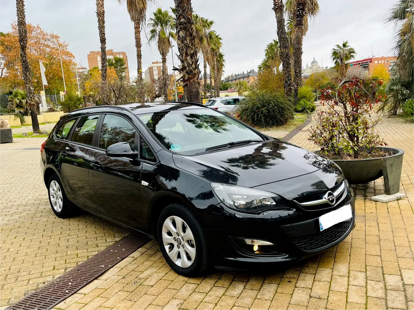 Opel Astra 1.6CDTi S/S Selective 110 - 2