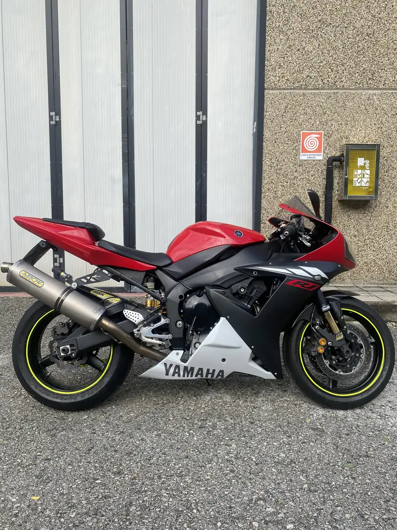 Yamaha YZF-R1 - 2