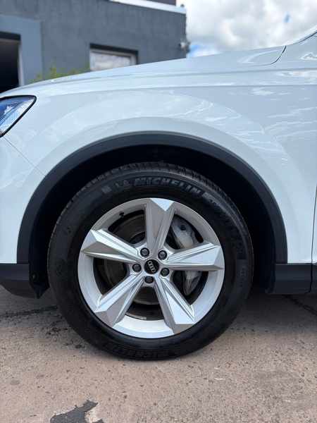 Audi Q7 45 TDI quattro basis — photo 10