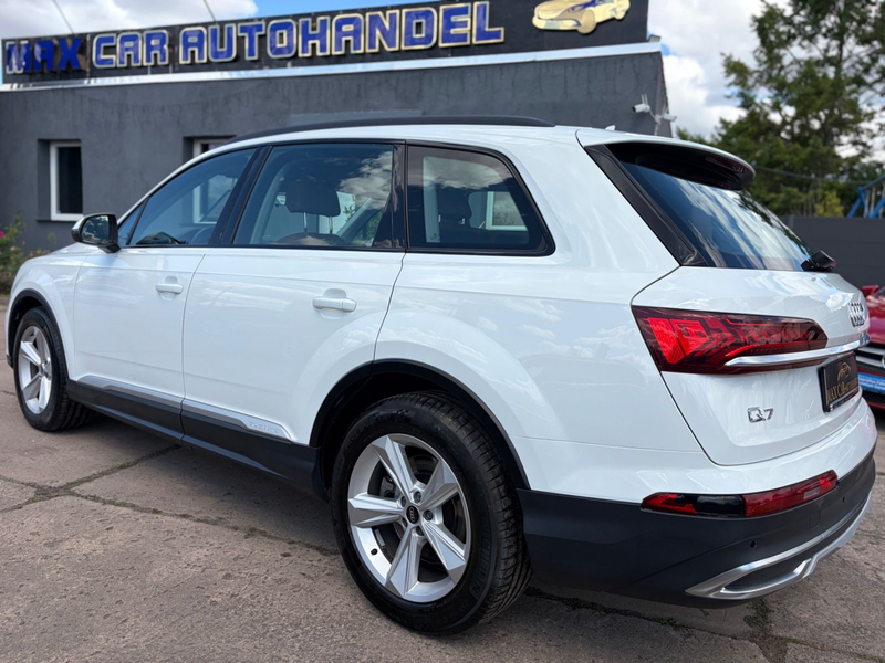 Audi Q7 45 TDI quattro basis — photo 9