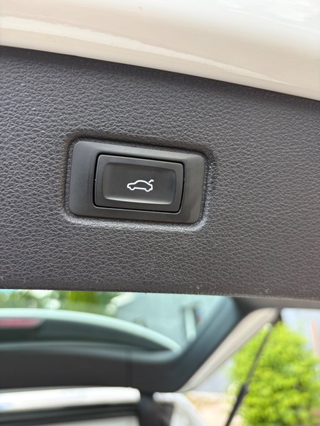 Audi Q7 45 TDI quattro basis — photo 12