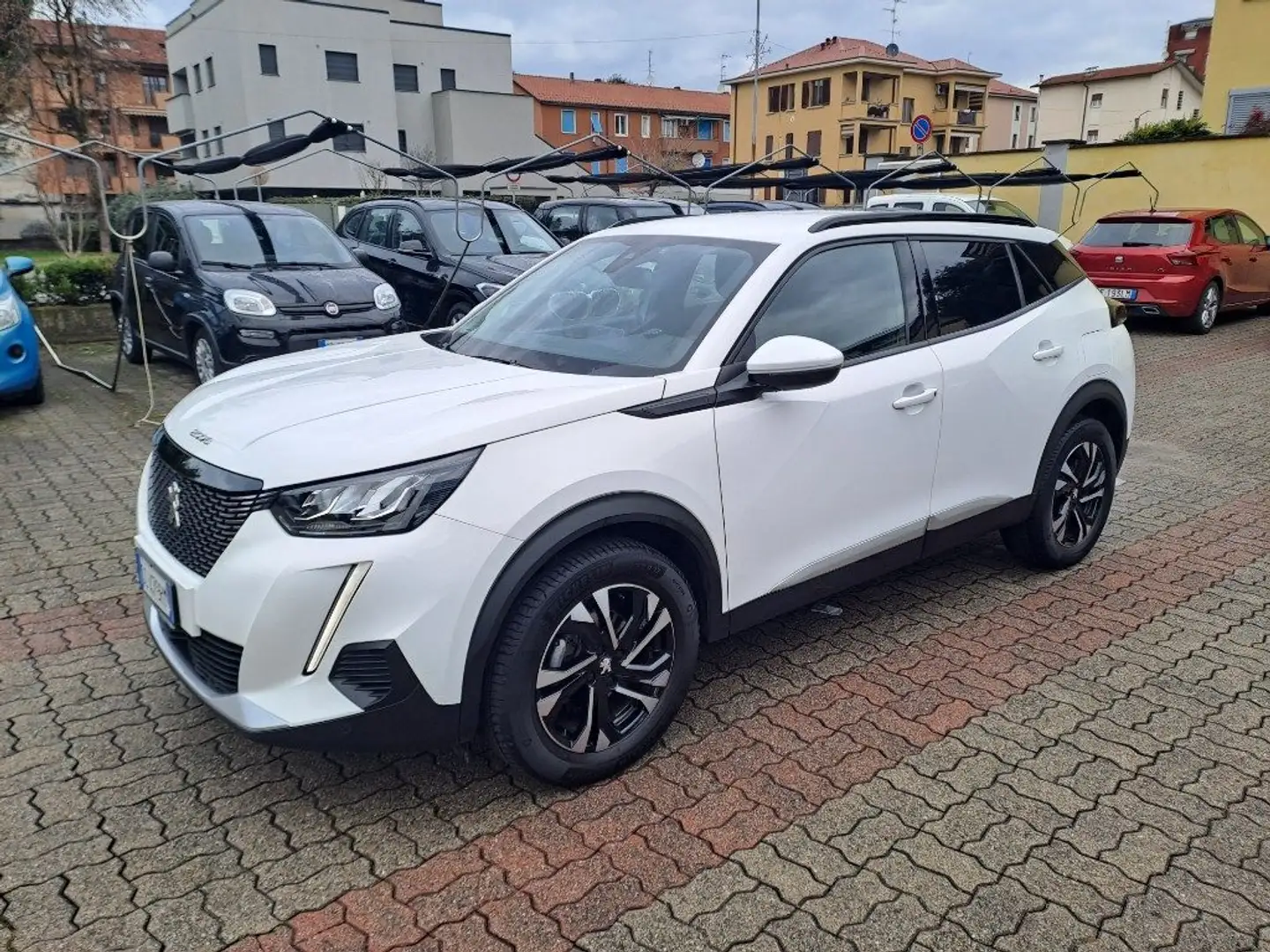 Peugeot 2008 PureTech 130 S&S EAT8 Allure Pack Bianco - 1