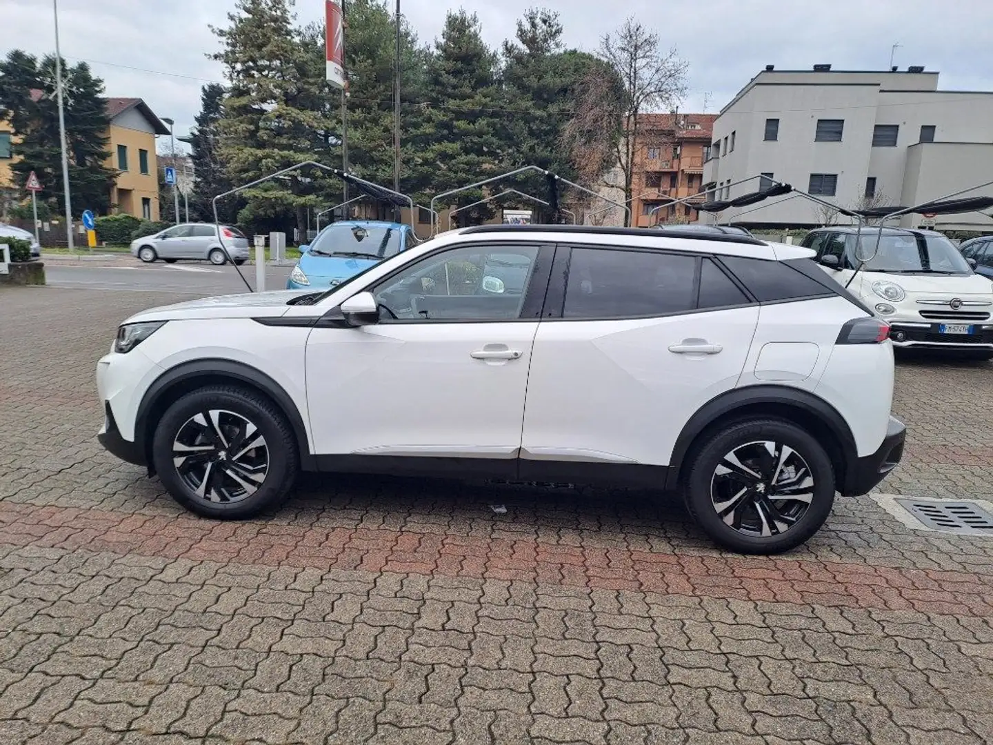 Peugeot 2008 PureTech 130 S&S EAT8 Allure Pack Bianco - 2