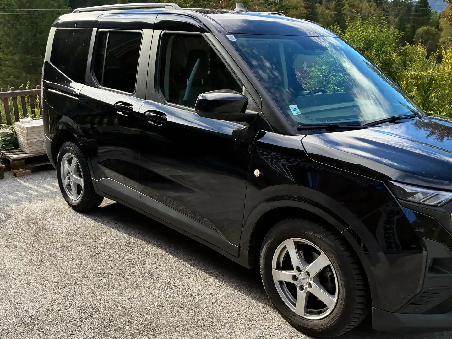 Ford Tourneo Courier Tourneo Courier 1,0 EcoBoost Active Aut.Active Schwarz - 2