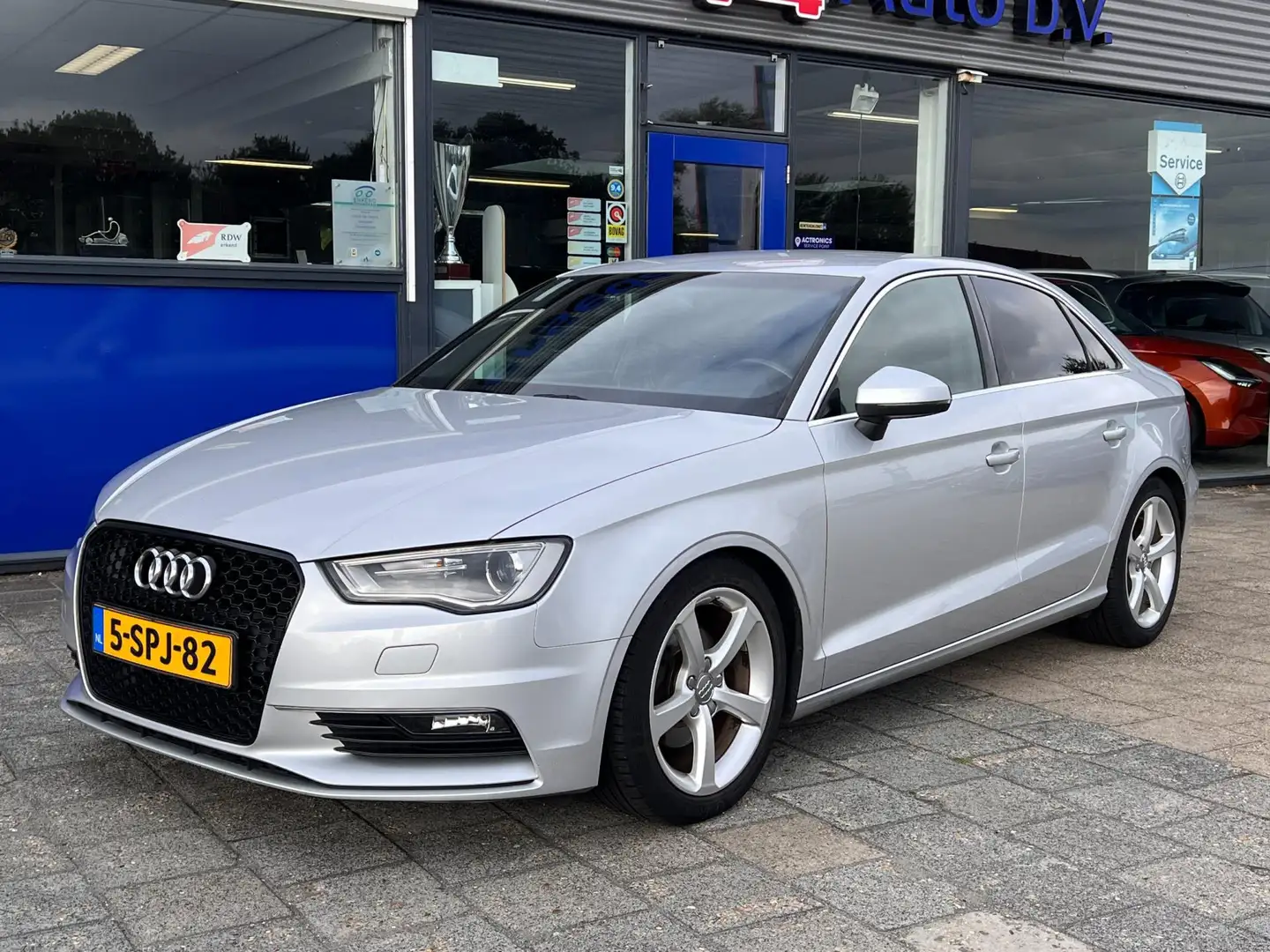 Audi A3 Limousine 1.4 TFSI CoD Ambition Pro Line Plus Auto Gris - 2