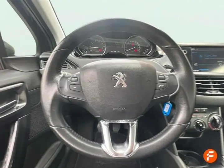 Peugeot 208 2018, foto 12