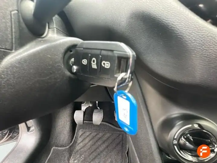 Peugeot 208 2018, foto 25
