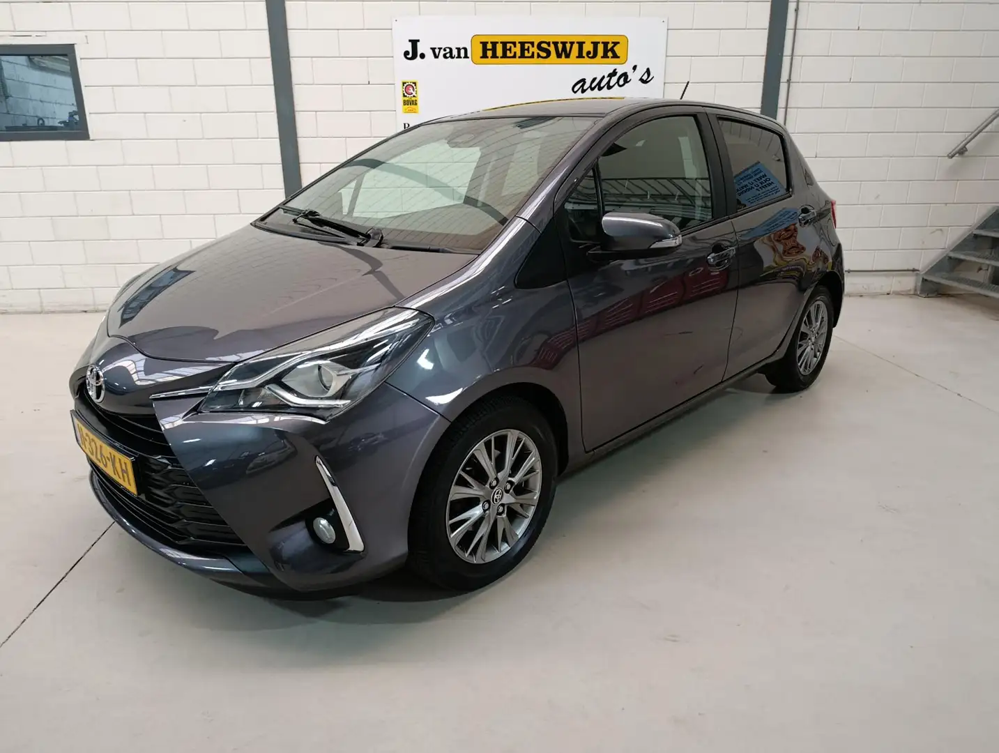 Toyota Yaris 1.5 VVT-i Dynamic Automaat | Ecc | Camera | Keyles Gris - 1
