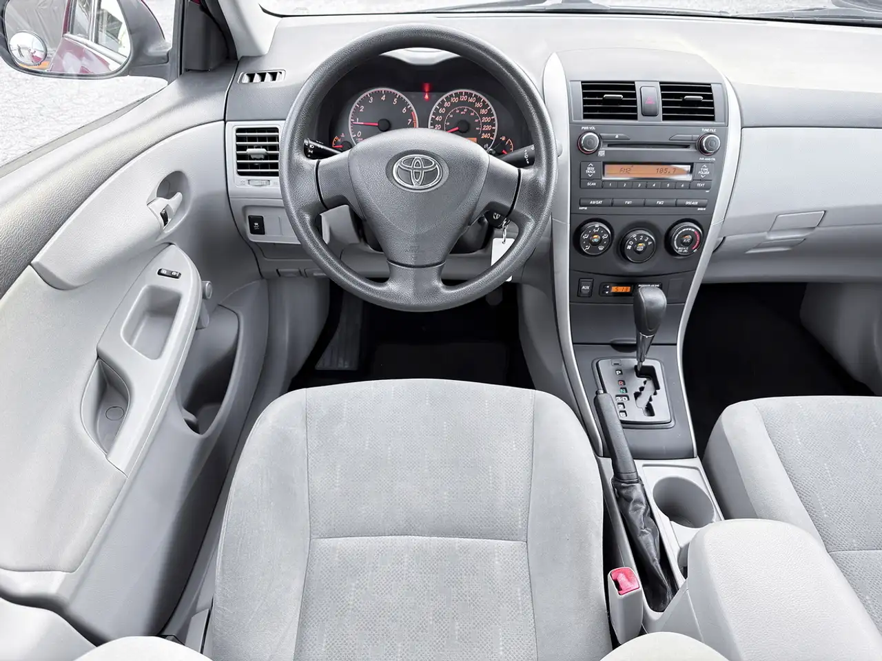 Toyota Corolla снимка Toyota Corolla