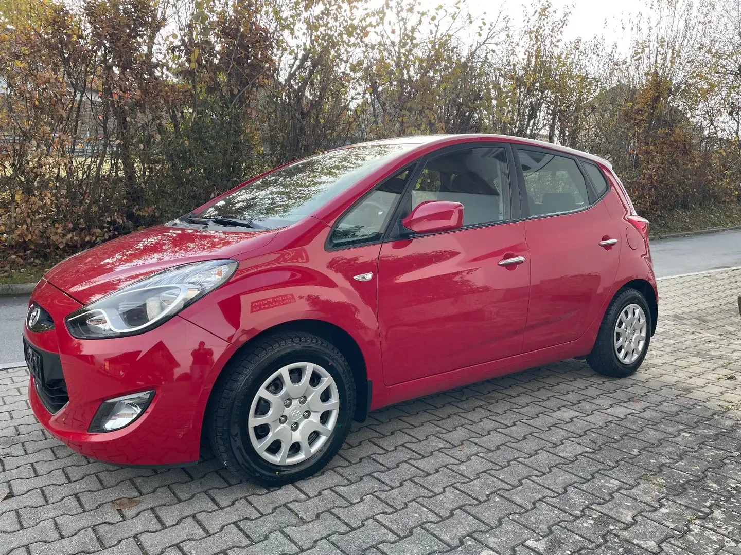 Hyundai iX20 Classic 1 Hand Tüv 11/2027 Klima Rot - 2