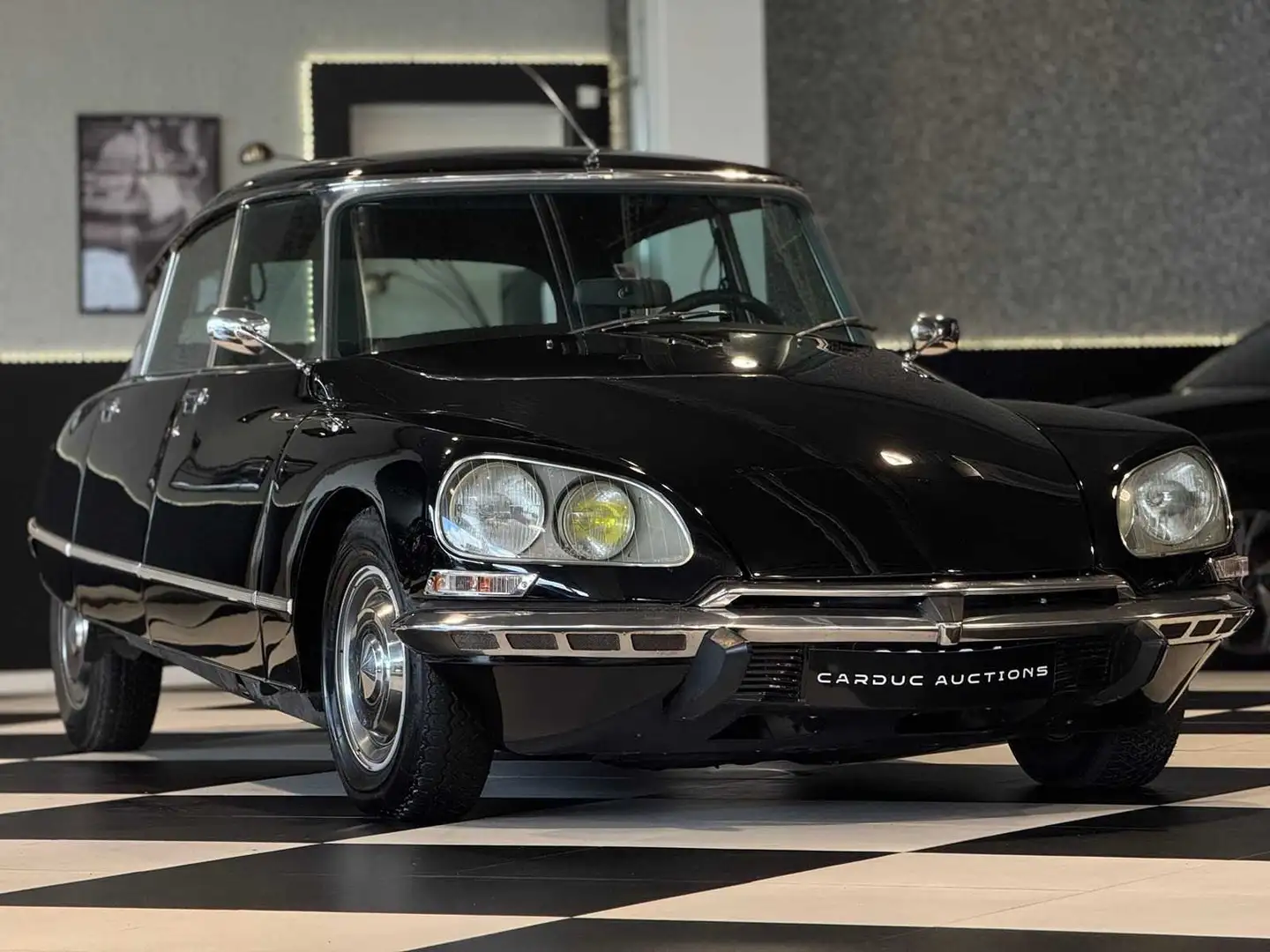 Oldtimer Citroen DS23 Pallas Schwarz - 1