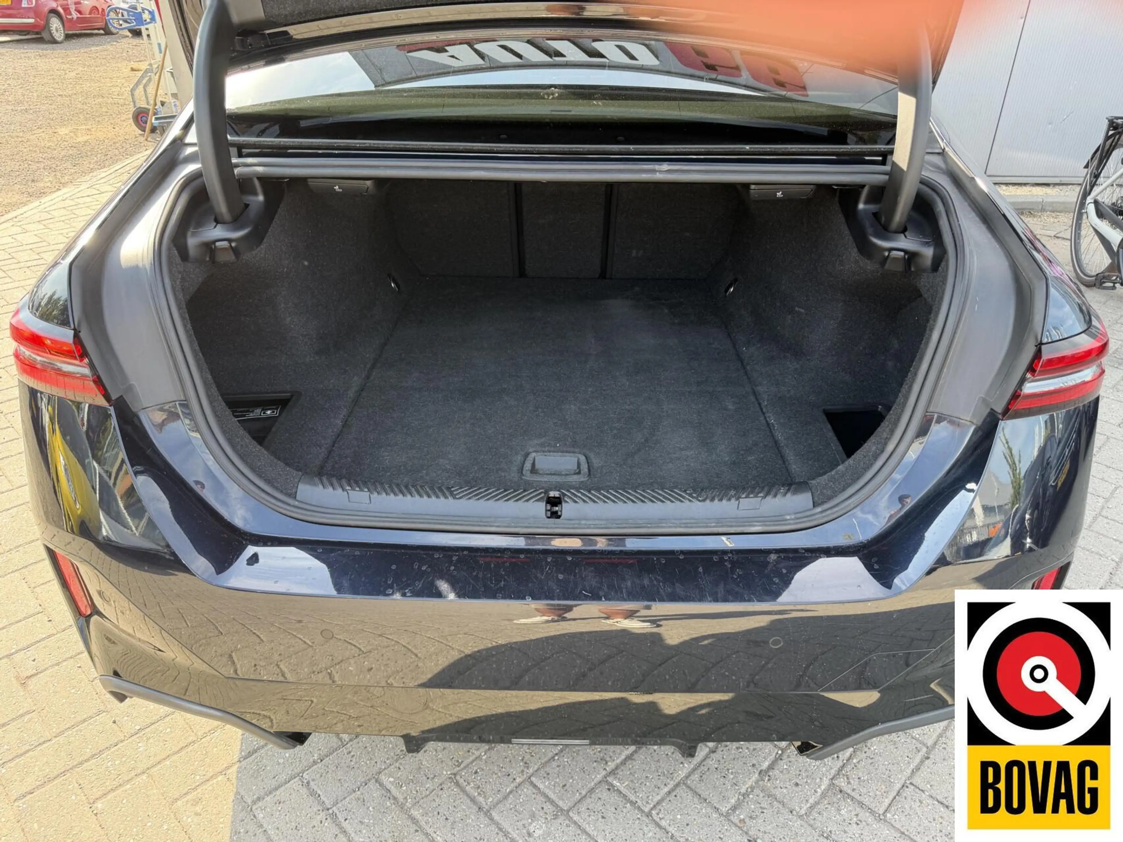 BMW i5 eDrive40 84 kWh — photo 11