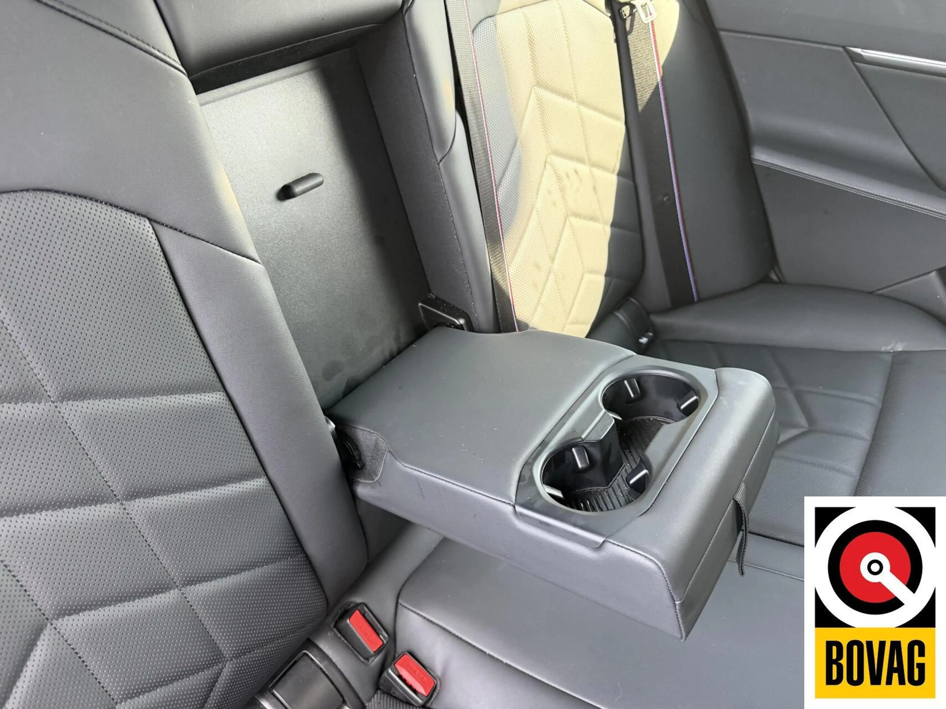 BMW i5 eDrive40 84 kWh — photo 37