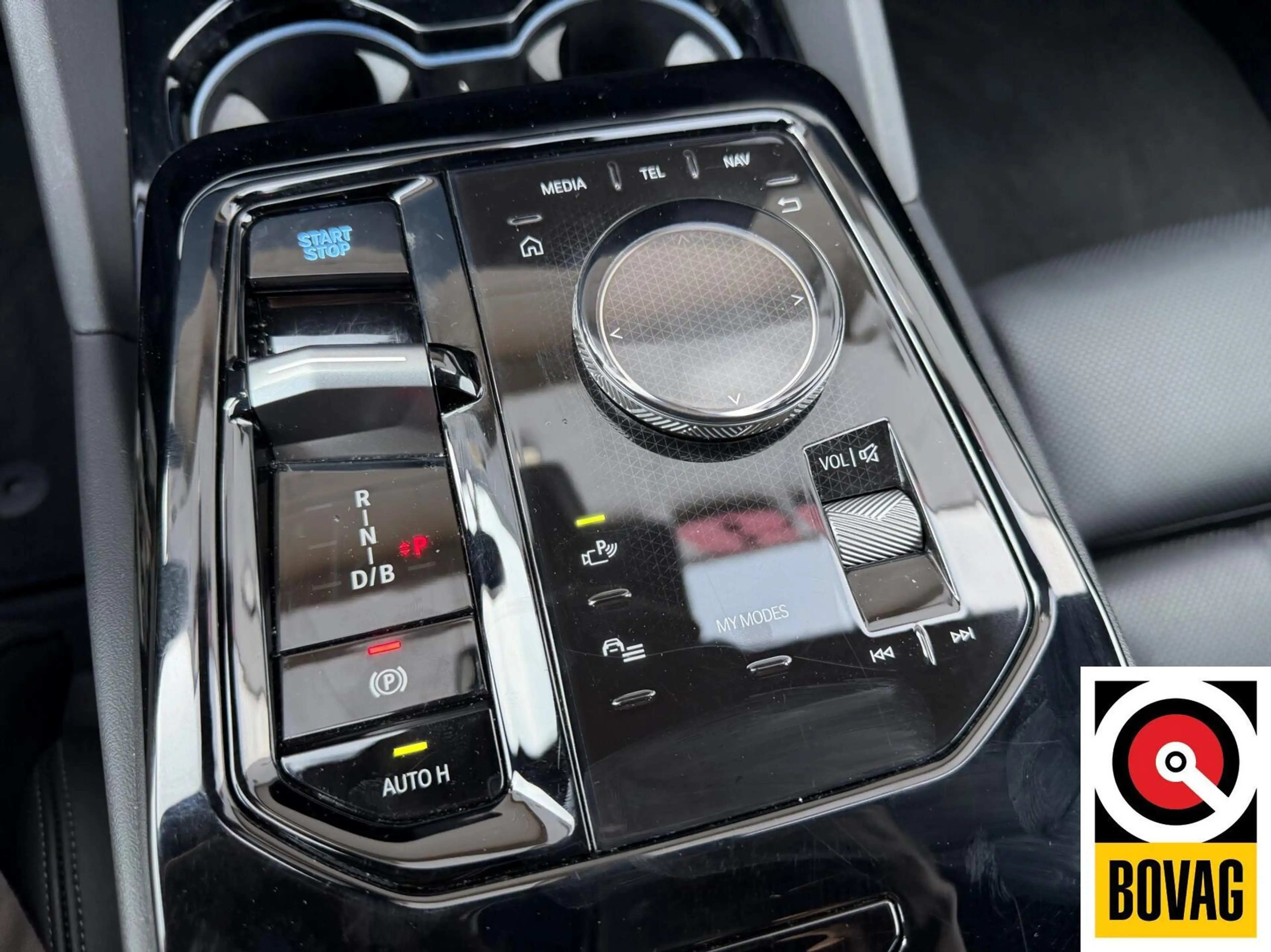 BMW i5 eDrive40 84 kWh — photo 29