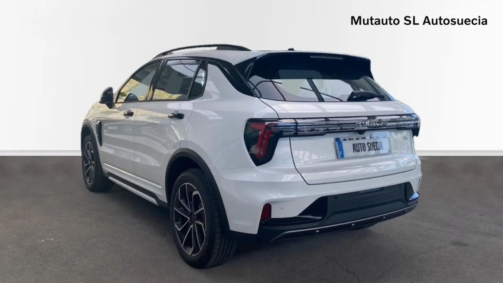 Lynk & Co 01 TODOTERRENO 1.5 PHEV CORE 5P - 2