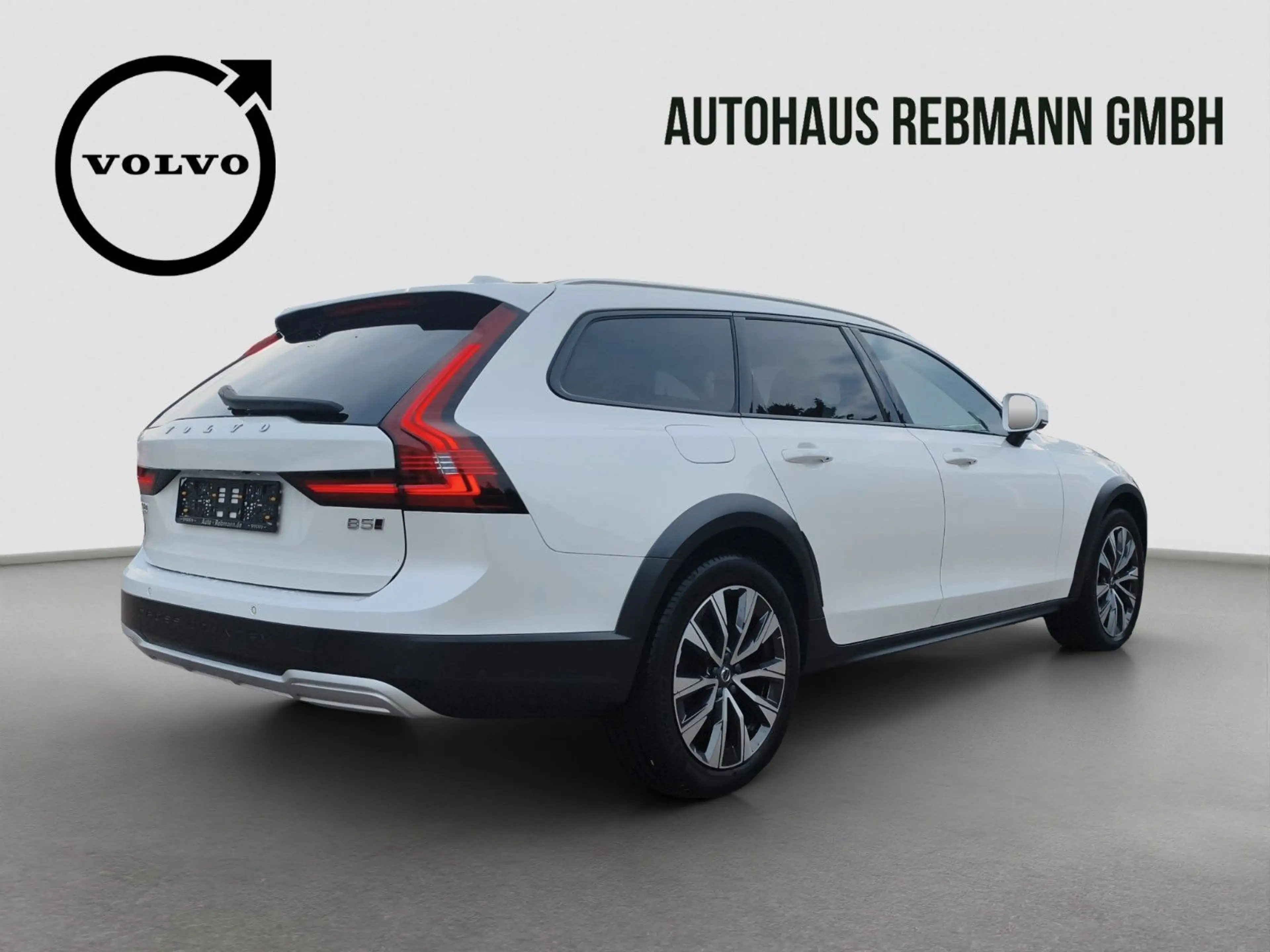 Volvo V90 Cross Country B5 Ultimate AWD — photo 6
