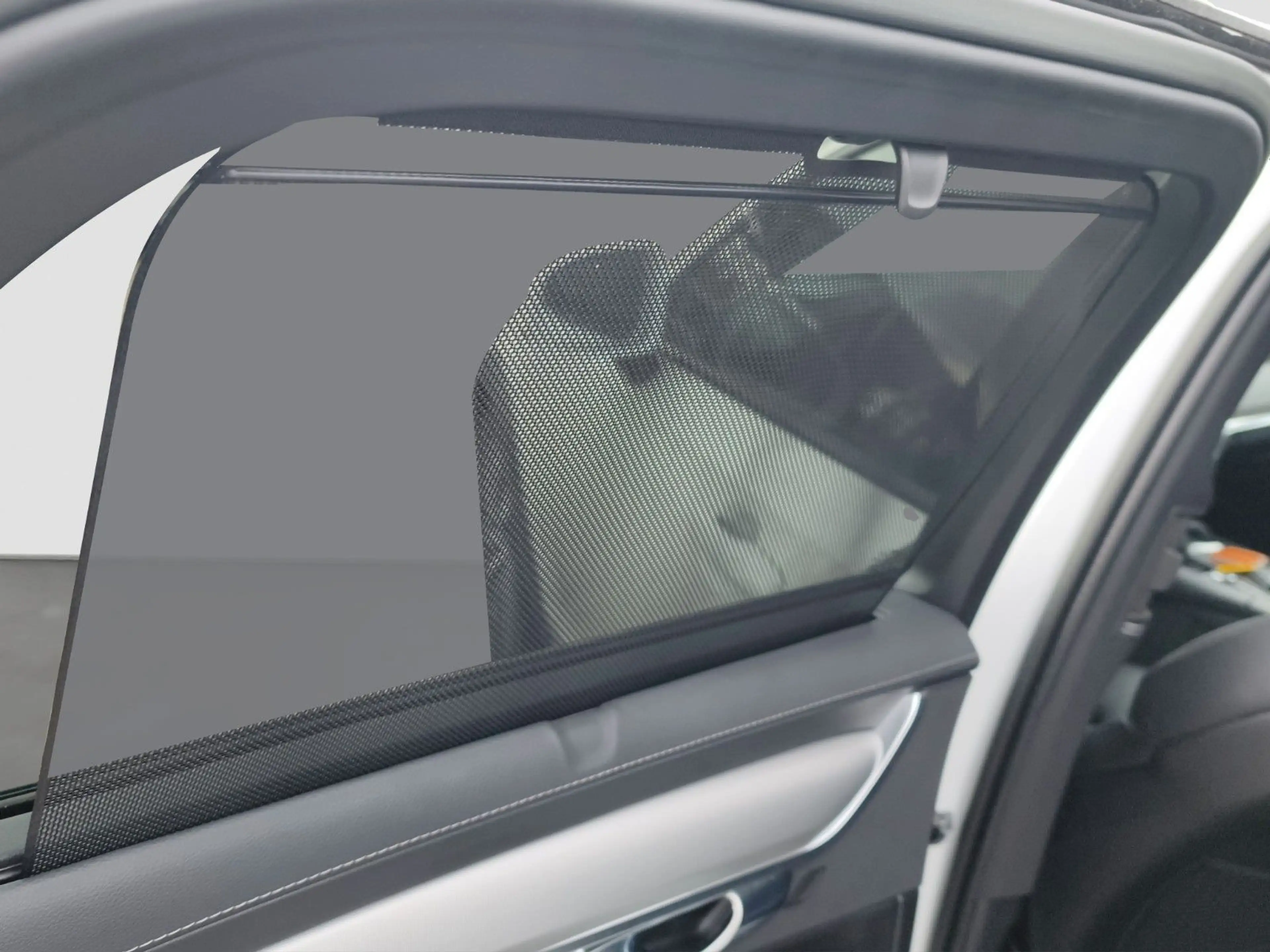 Volvo V90 Cross Country B5 Ultimate AWD — photo 12