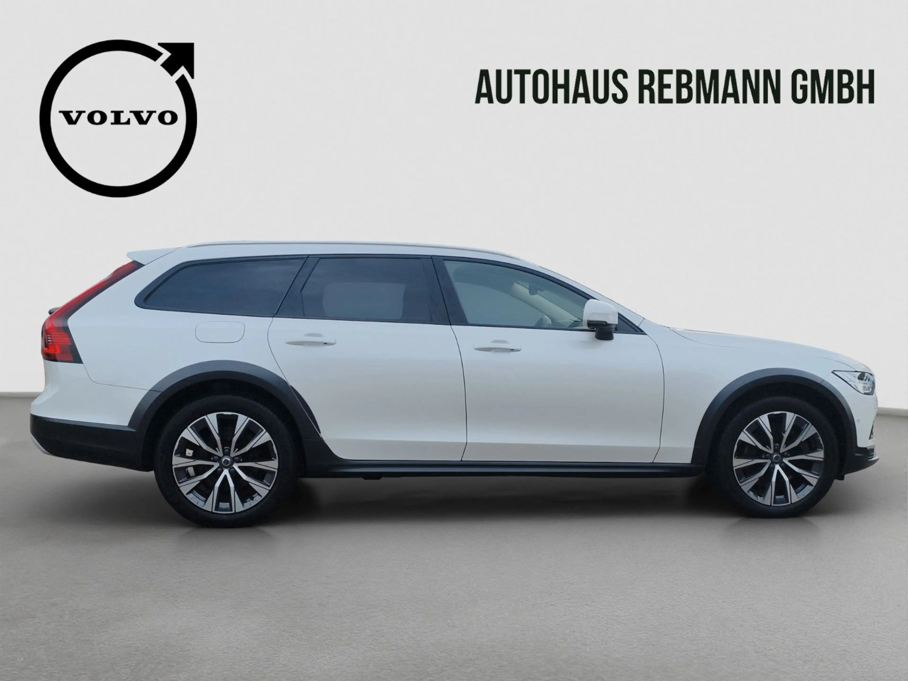 Volvo V90 Cross Country B5 Ultimate AWD — photo 7