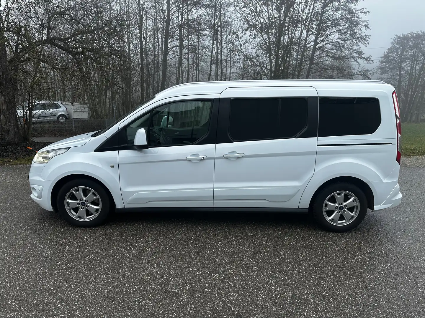 Ford Tourneo Connect Titanium 1,5 TDCi Start/Stop L2 Kombi Weiß - 2