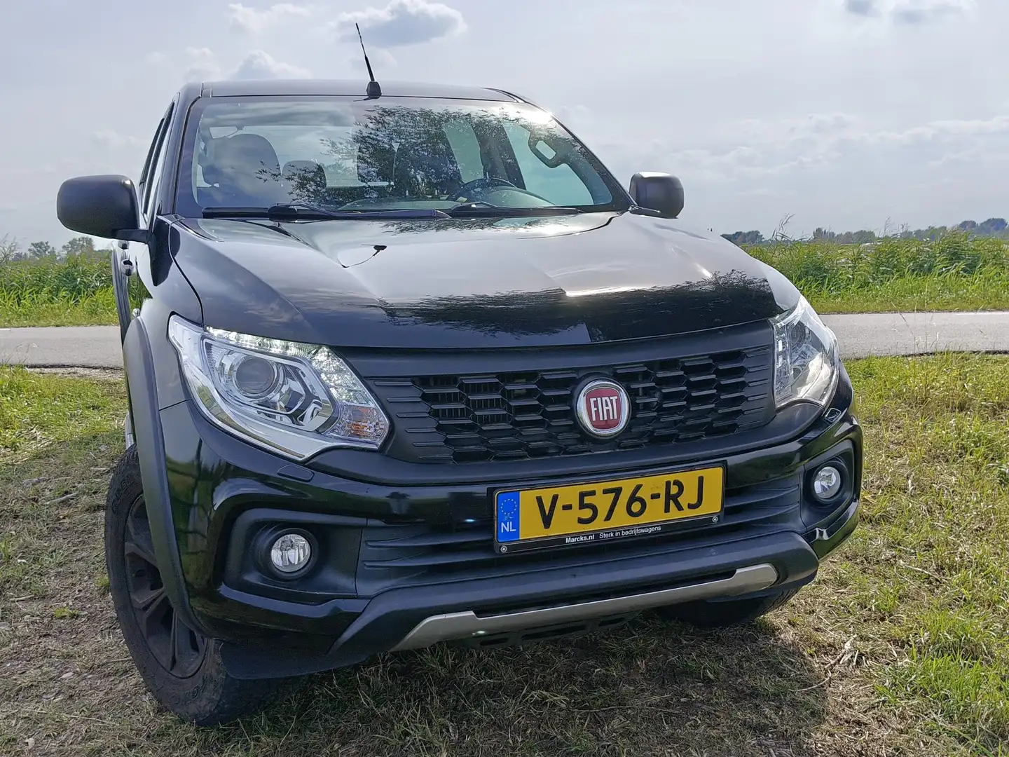 Fiat Fullback Fullback 2.4D LX Double Cab Zwart - 2