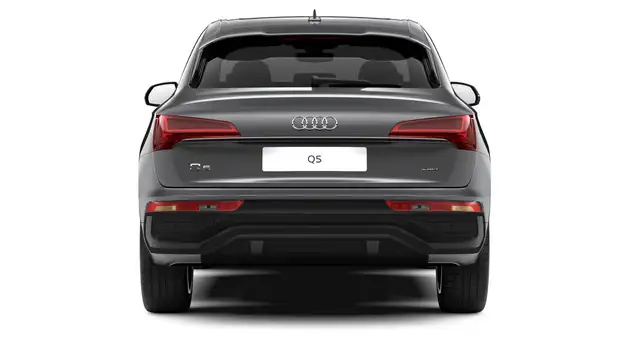 Audi Q5 view 4