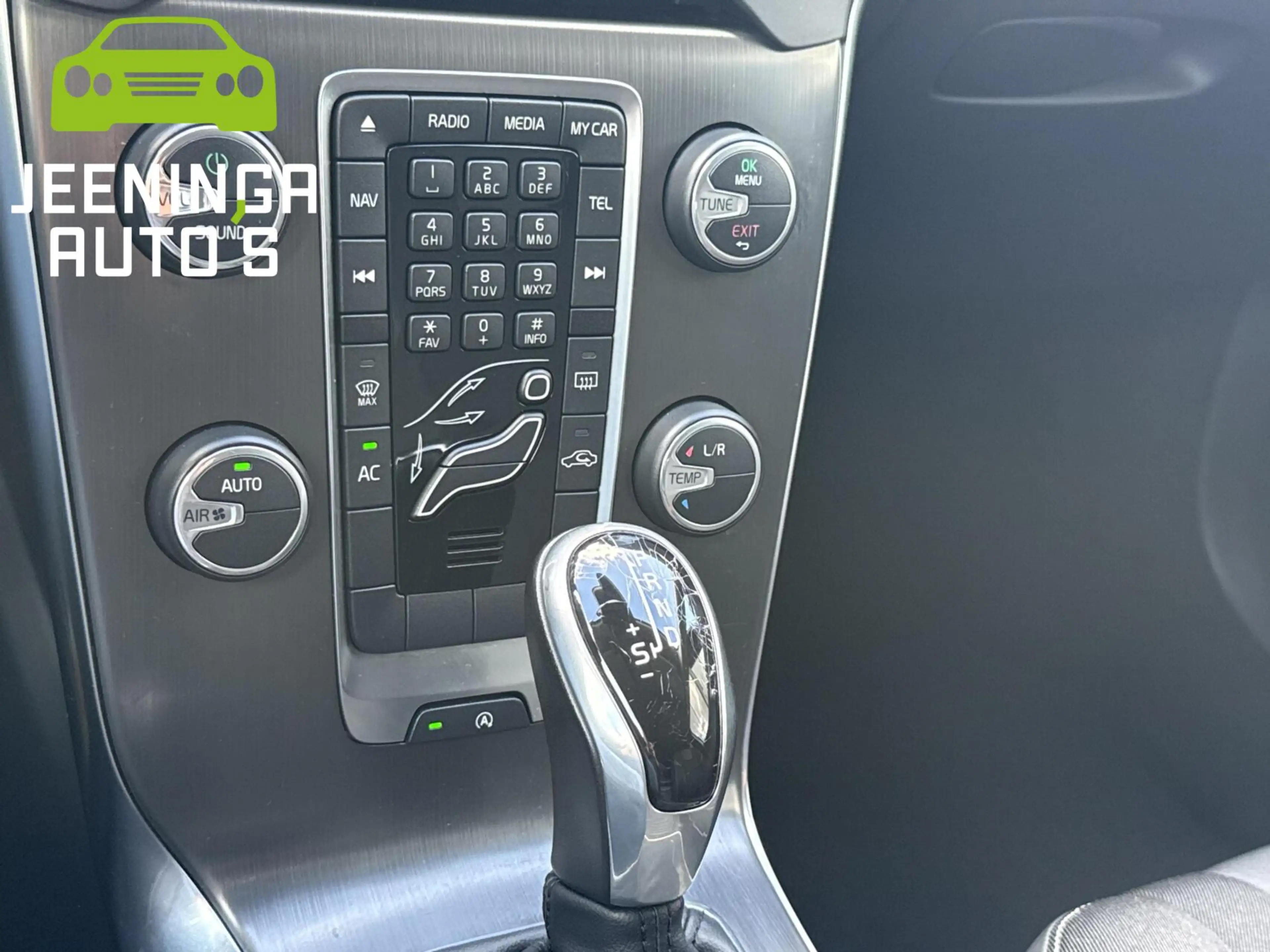 Volvo V40 1.6 T4 Momentum|Clima|Navi|Af.Trekhaak — photo 17