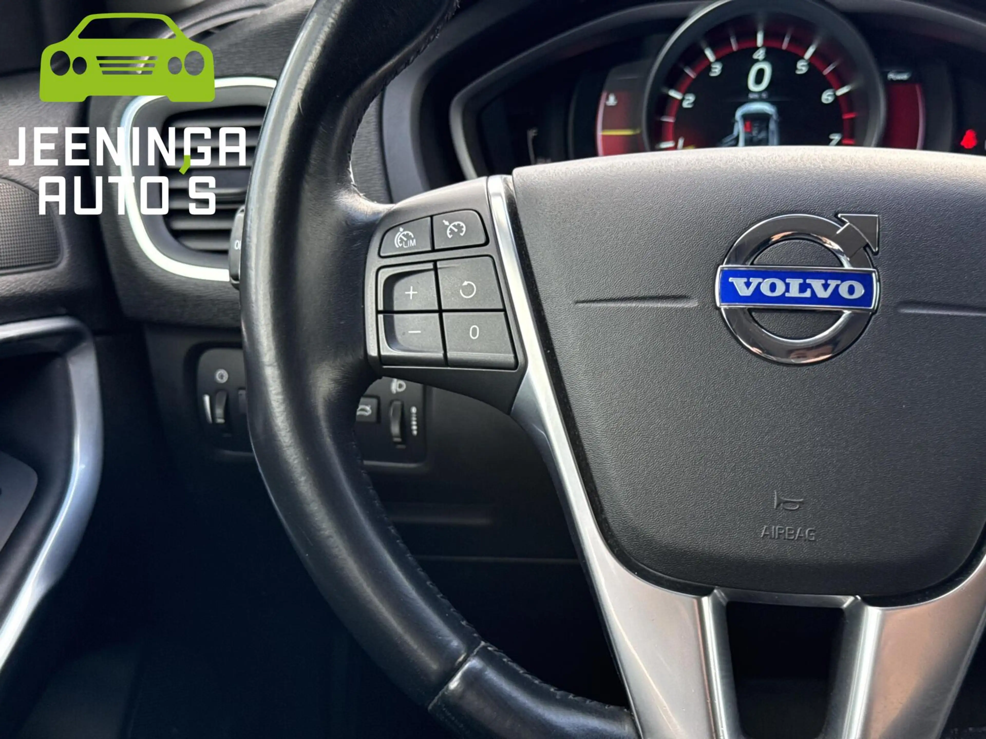 Volvo V40 1.6 T4 Momentum|Clima|Navi|Af.Trekhaak — photo 12