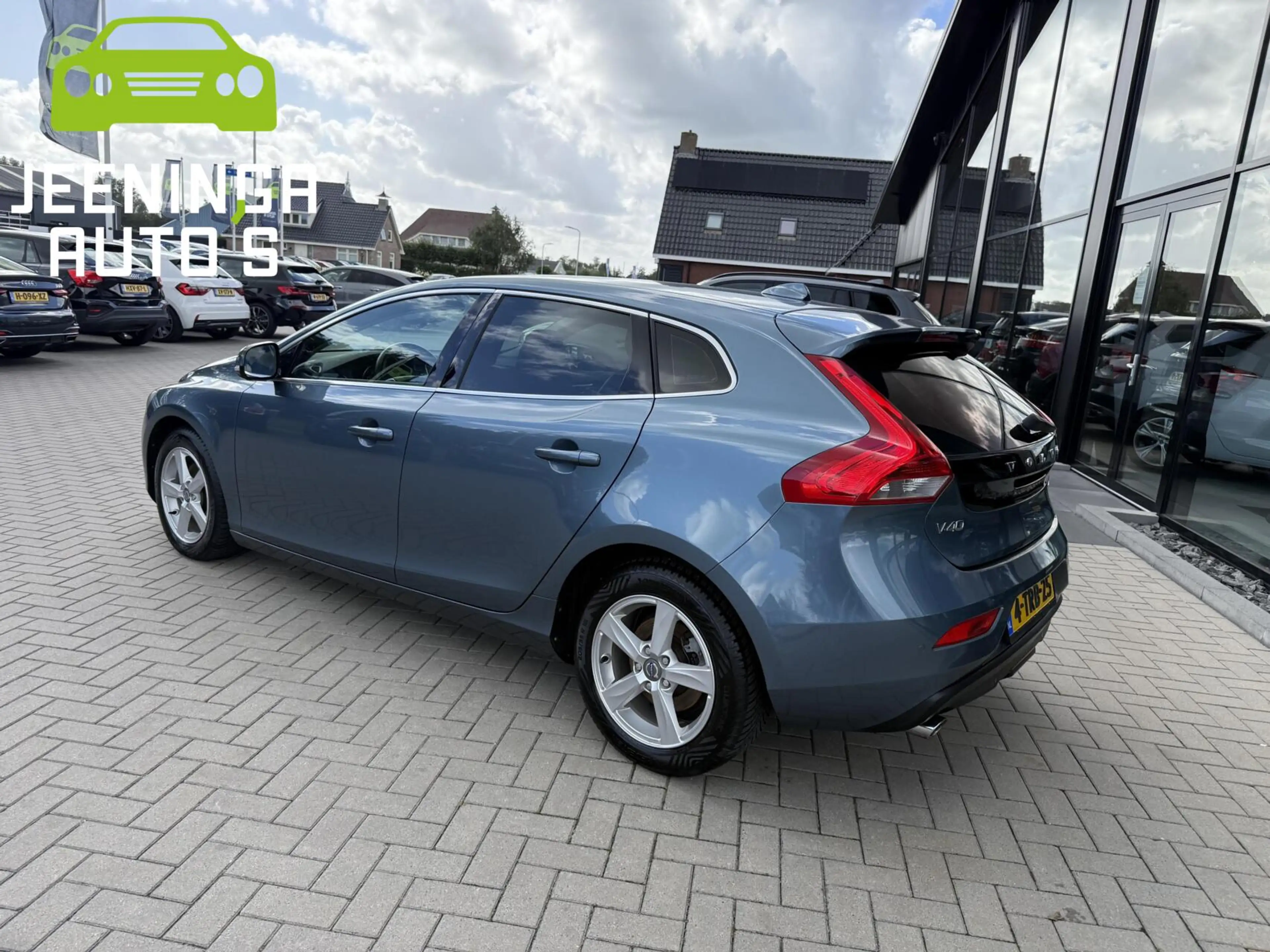 Volvo V40 1.6 T4 Momentum|Clima|Navi|Af.Trekhaak — photo 22