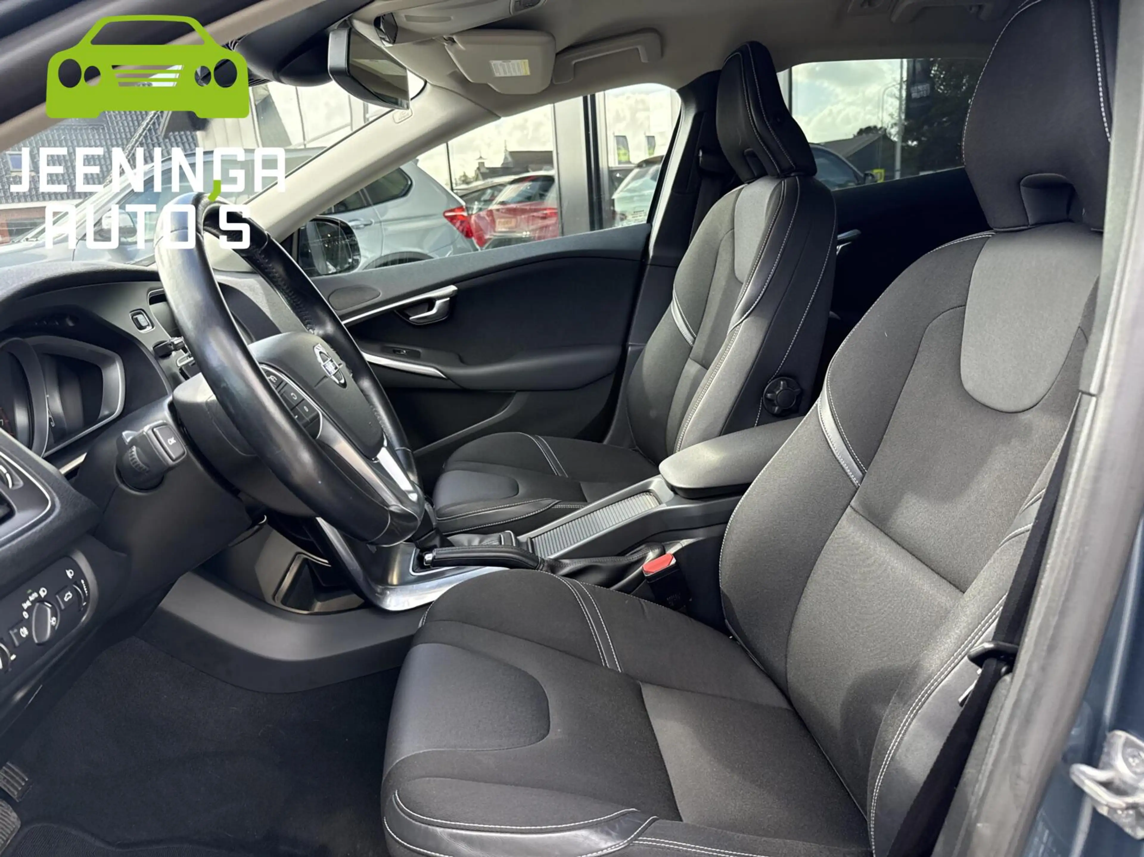 Volvo V40 1.6 T4 Momentum|Clima|Navi|Af.Trekhaak — photo 4