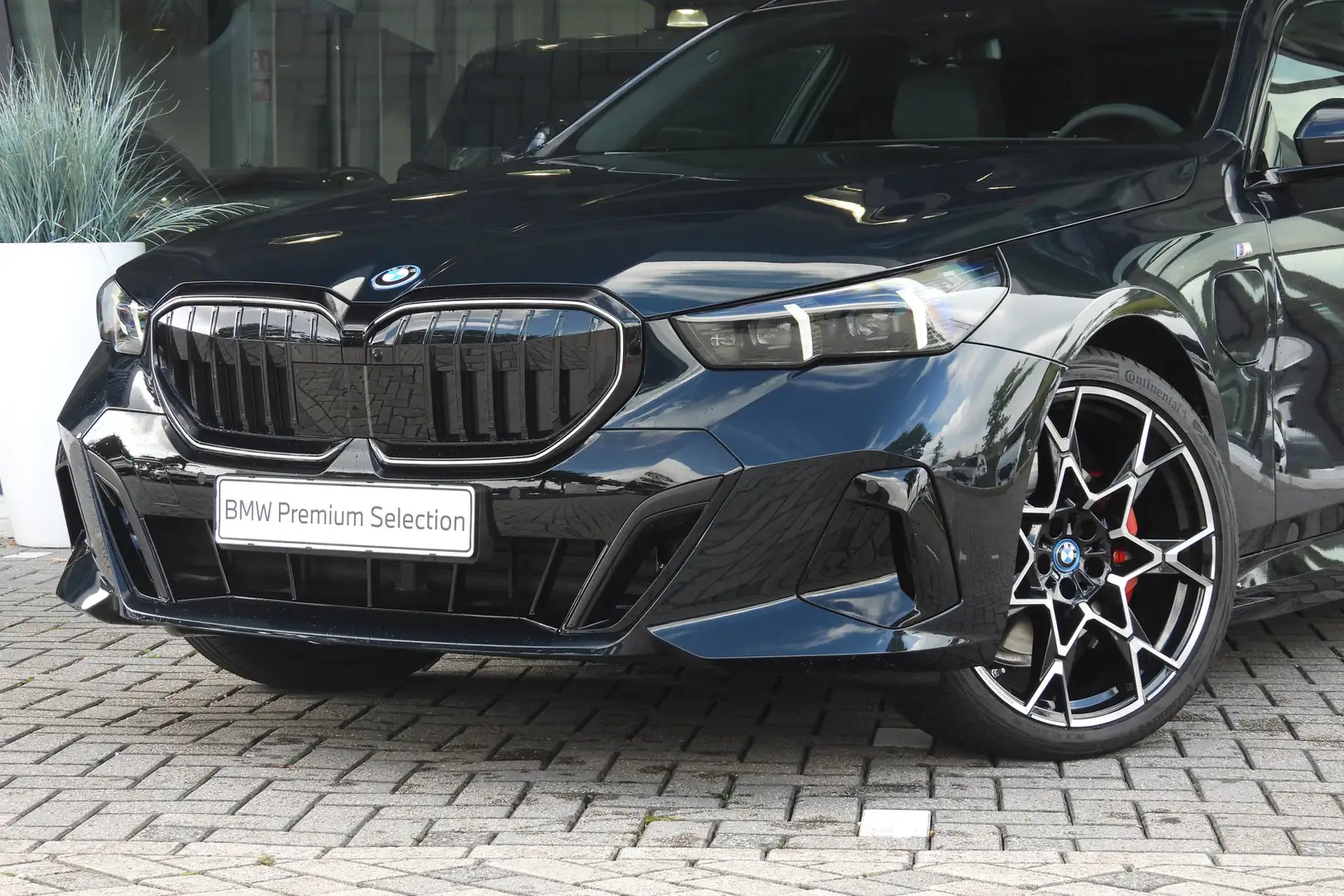 BMW 530 5 Serie Touring 530e M Sport Automaat / Panoramada Groen - 2