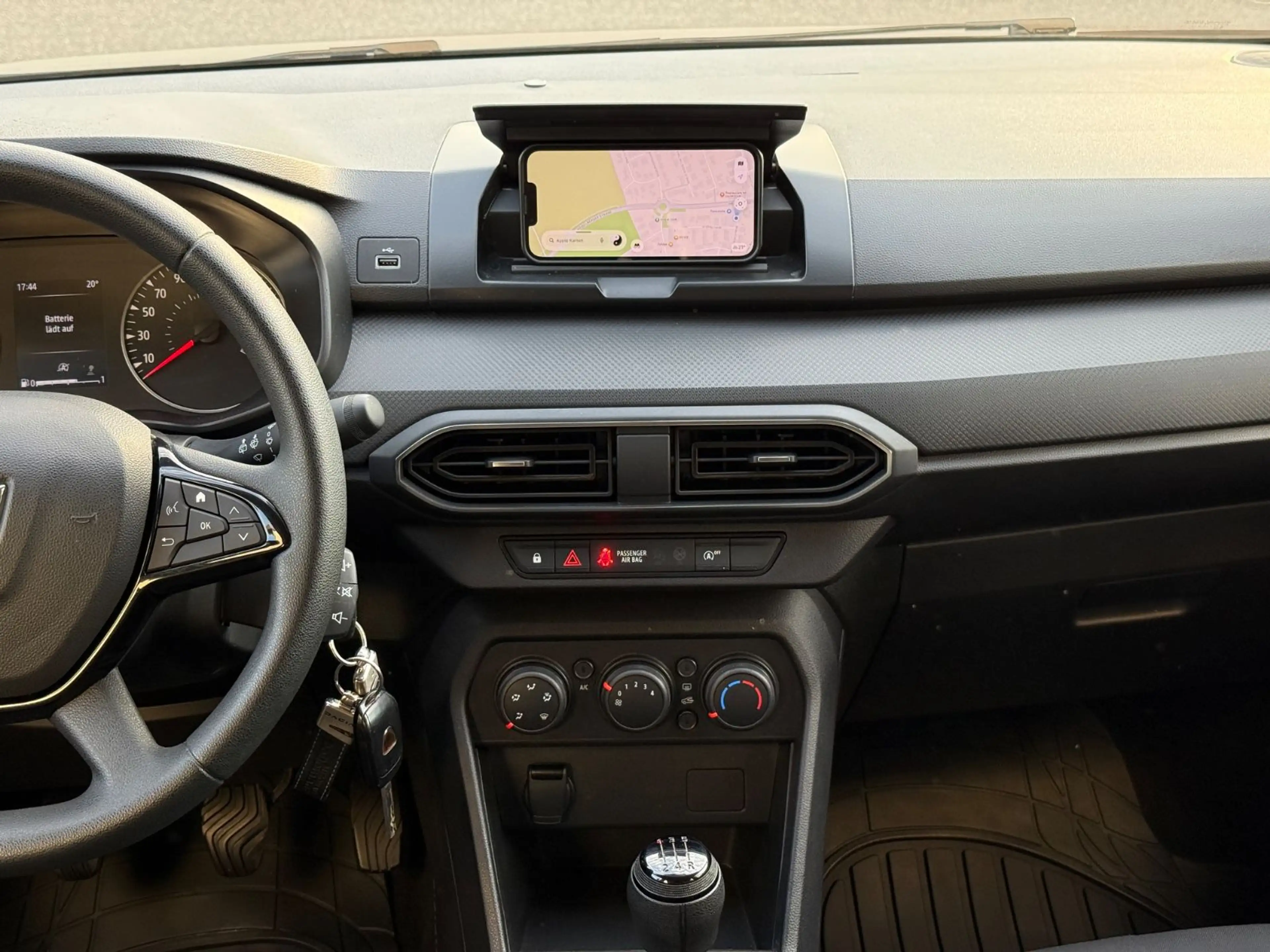 Dacia Sandero III Essential | LED | Bluetooth | Klima — photo 17