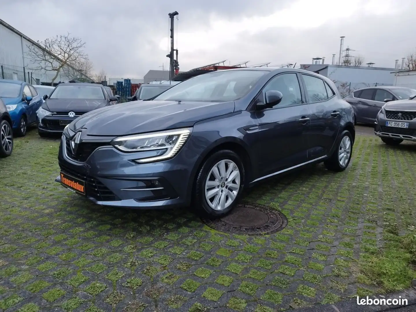 Renault Megane 1.l tce 115 busness 5 portes Grau - 1
