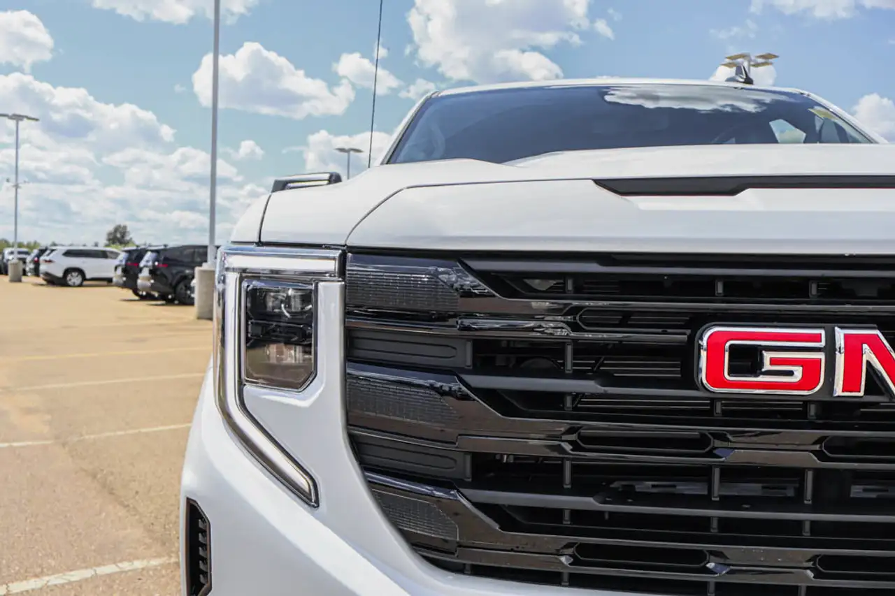 GMC Sierra 1500 снимка GMC Sierra 1500