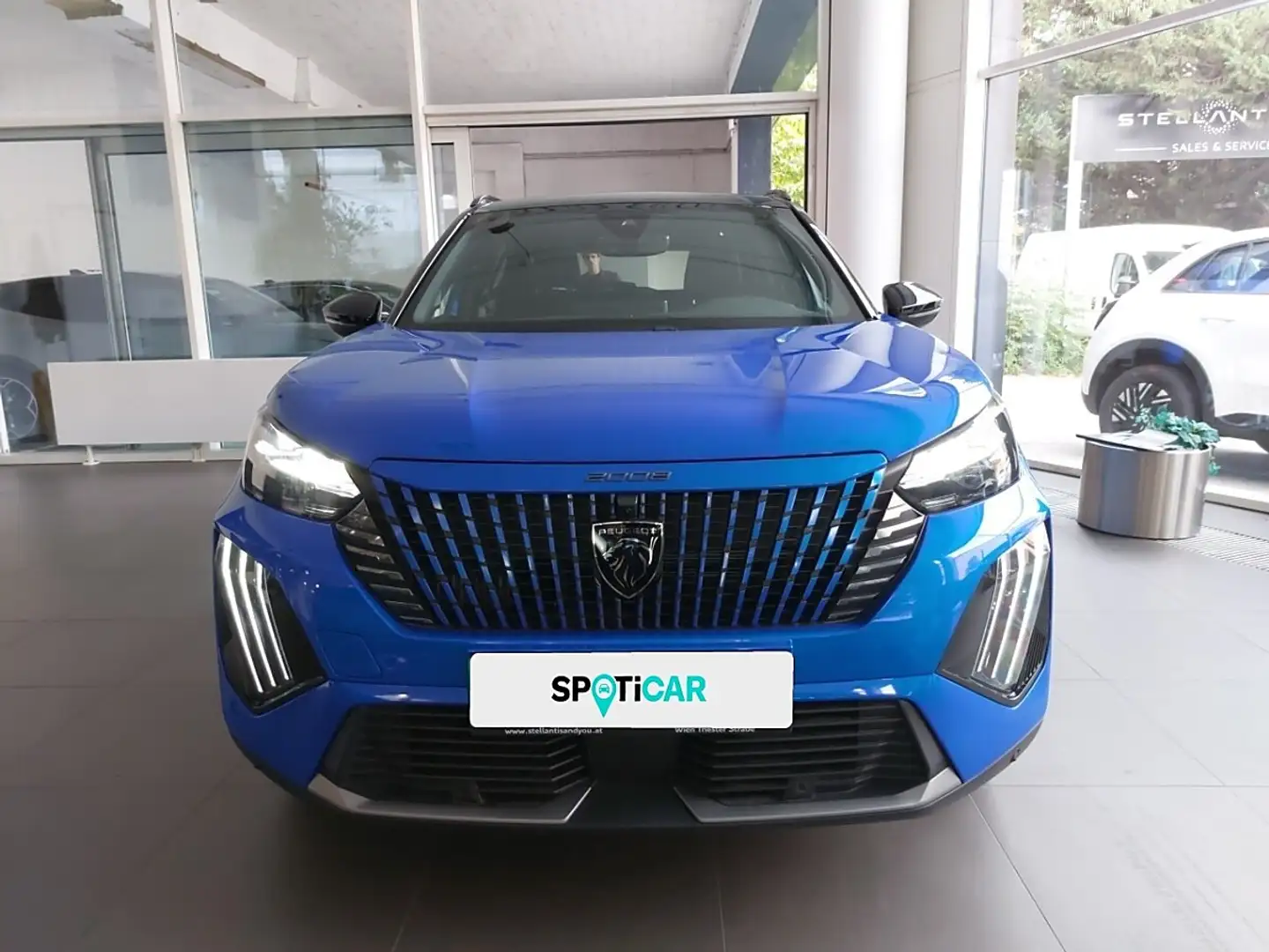 Peugeot 2008 GT PT 130 EAT8 Blau - 2