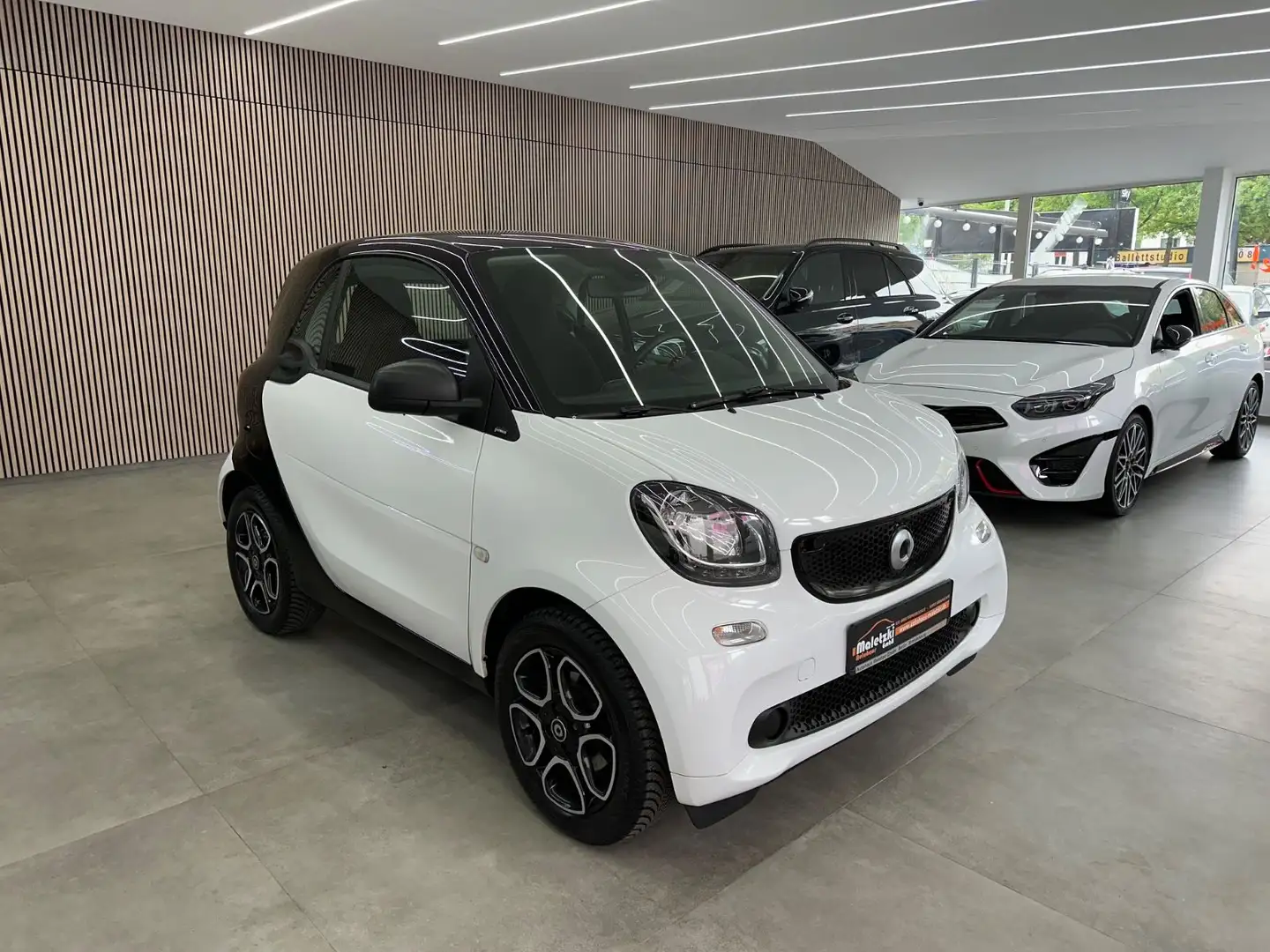 smart forTwo Coupe*Panorama*Navi*1.Hand*Sitzheizung* Weiß - 1