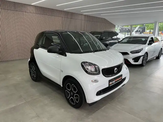 smart forTwo Coupe*Panorama*Navi*1.Hand*Sitzheizung*