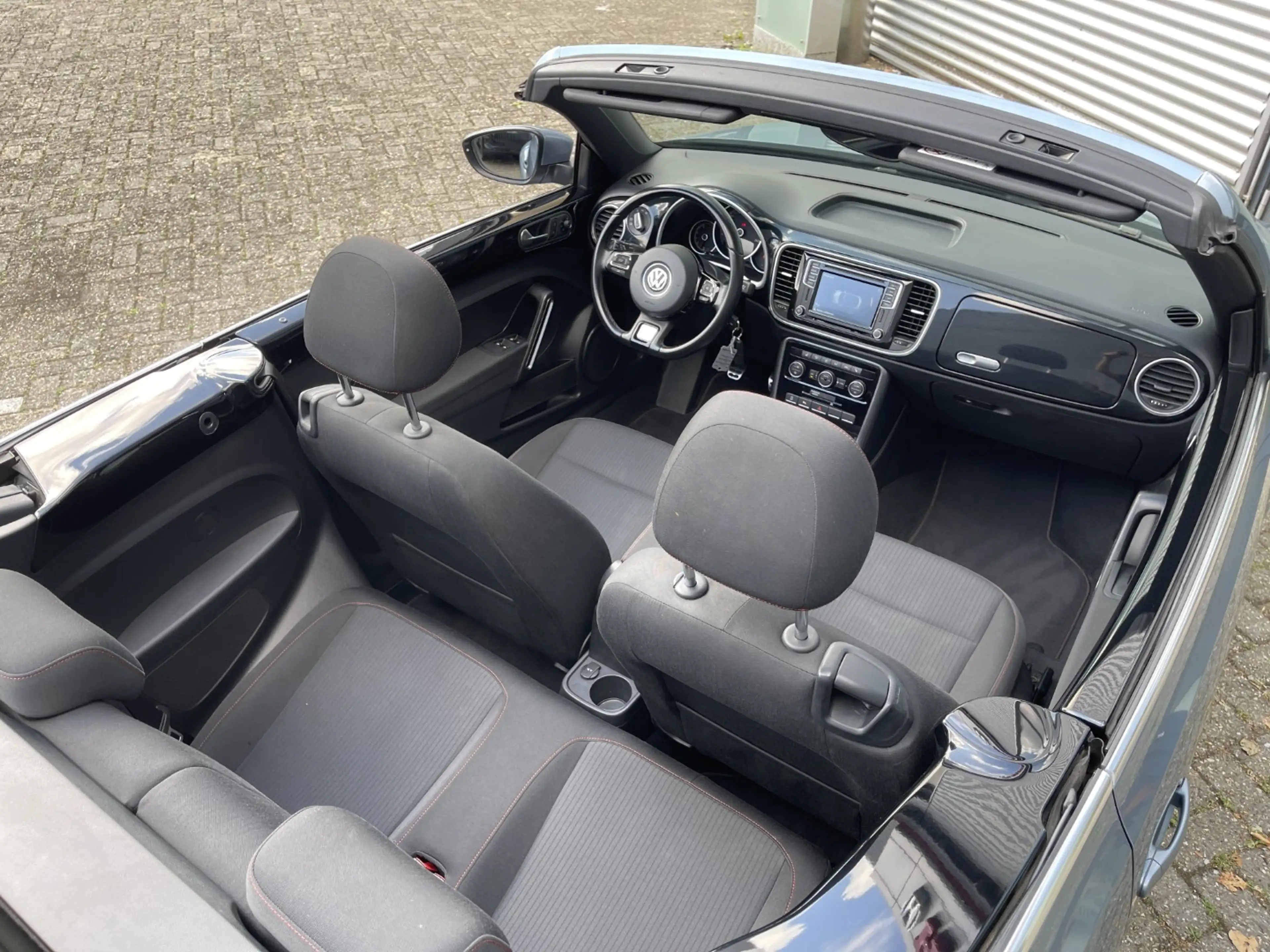 Volkswagen Beetle 1.2 TSI Sound Exclusive Series Cabriolet | Navi & — photo 6