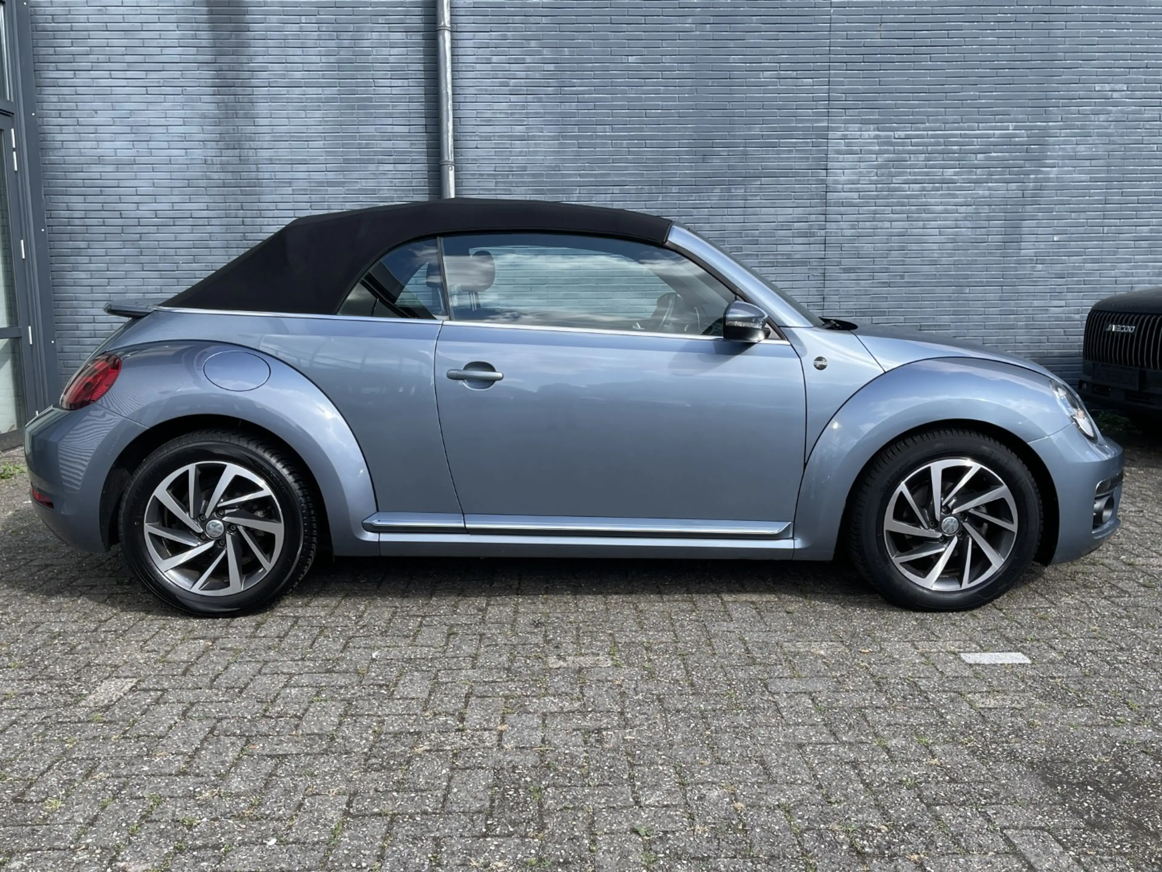 Volkswagen Beetle 1.2 TSI Sound Exclusive Series Cabriolet | Navi & — photo 9
