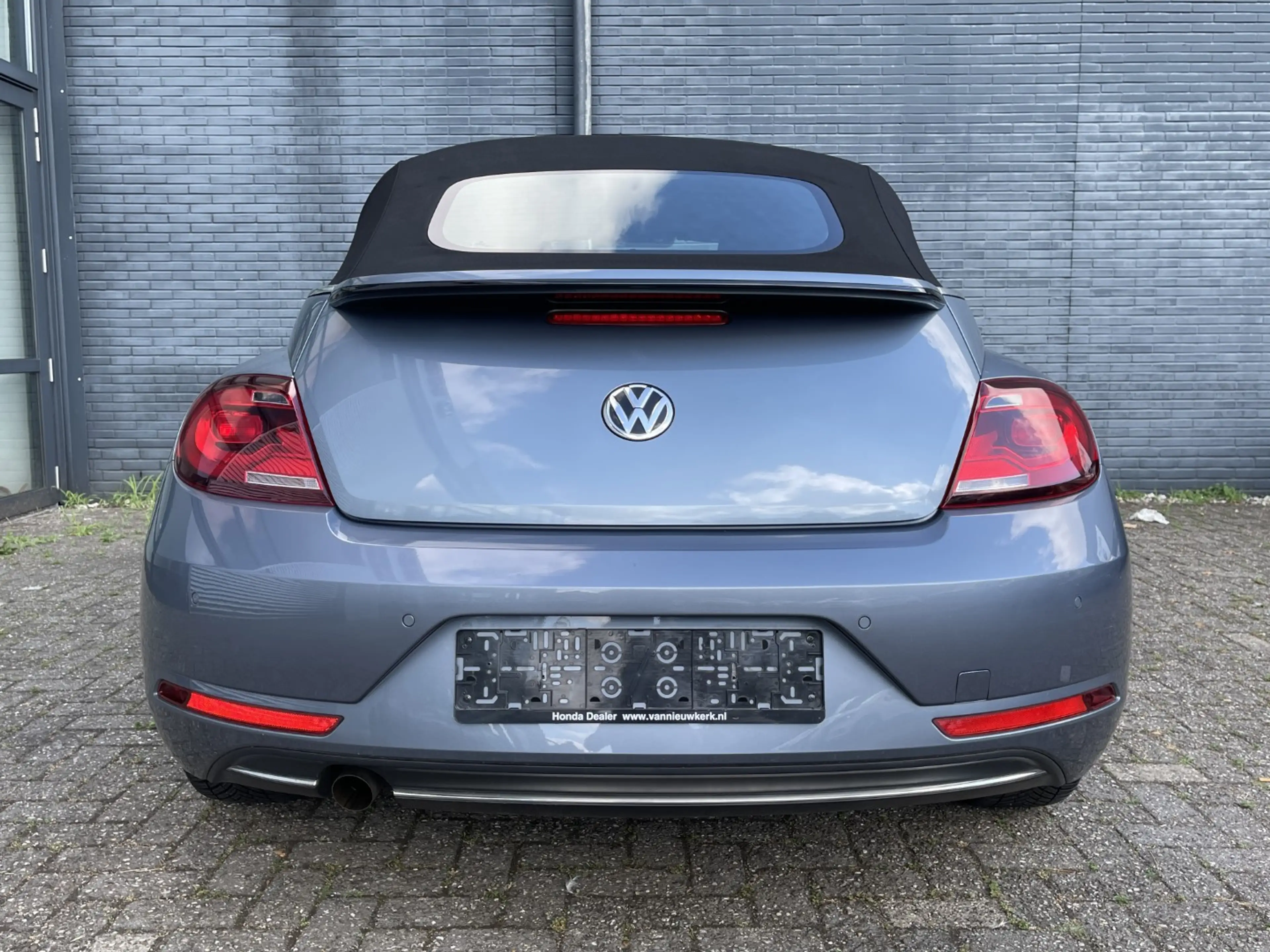 Volkswagen Beetle 1.2 TSI Sound Exclusive Series Cabriolet | Navi & — photo 8