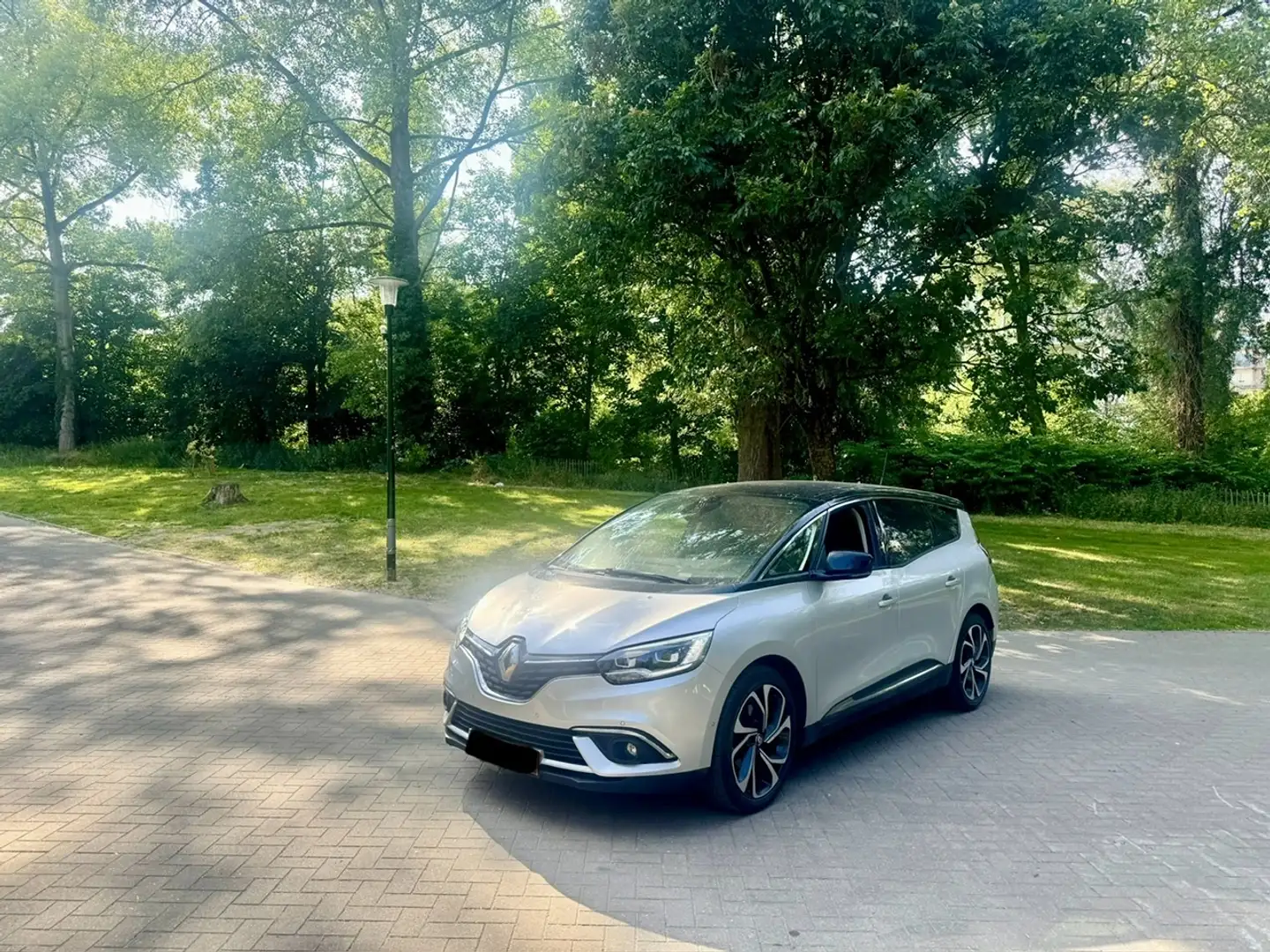Renault Grand Scenic Scénic 1.7 Blue dCi Bose Edition EDC (EU6.2) Gris - 1