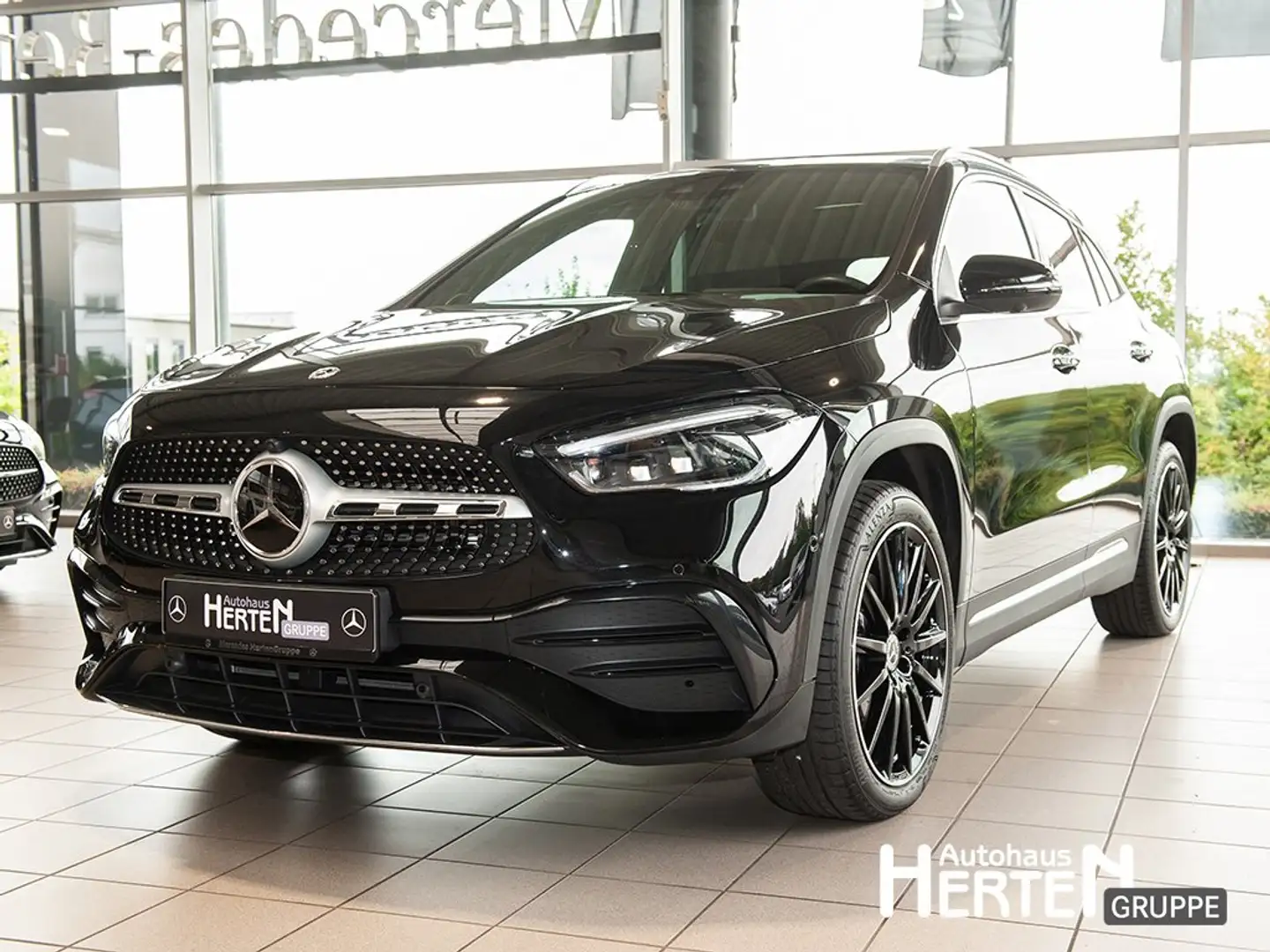 Mercedes-Benz GLA 250 e AMG+HUD+BURMESTER+MULTIBEAM+AHK+360° Schwarz - 1