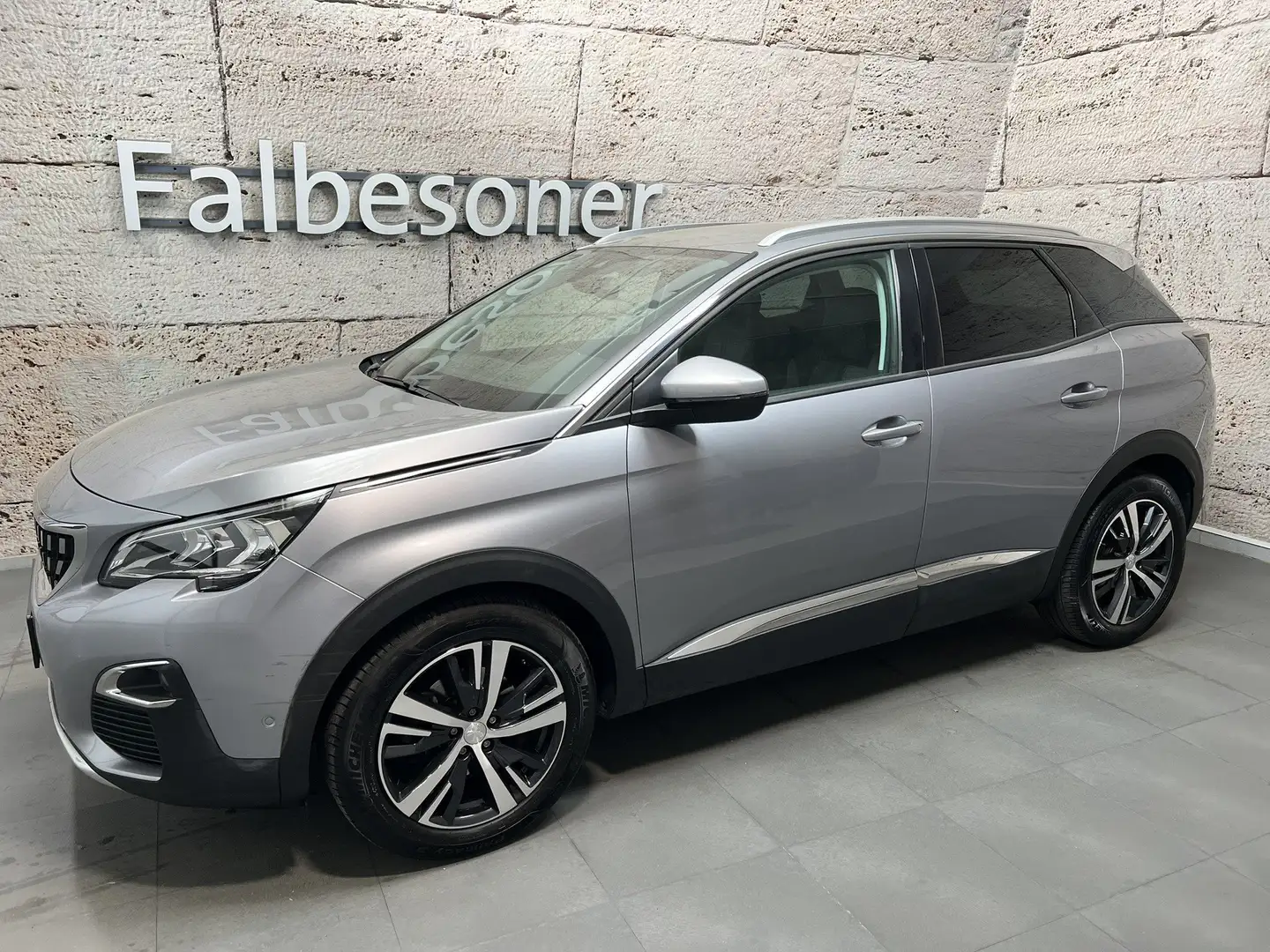 Peugeot 3008 1,6 BlueHDI 120 S&S Allure Automatik Grau - 2